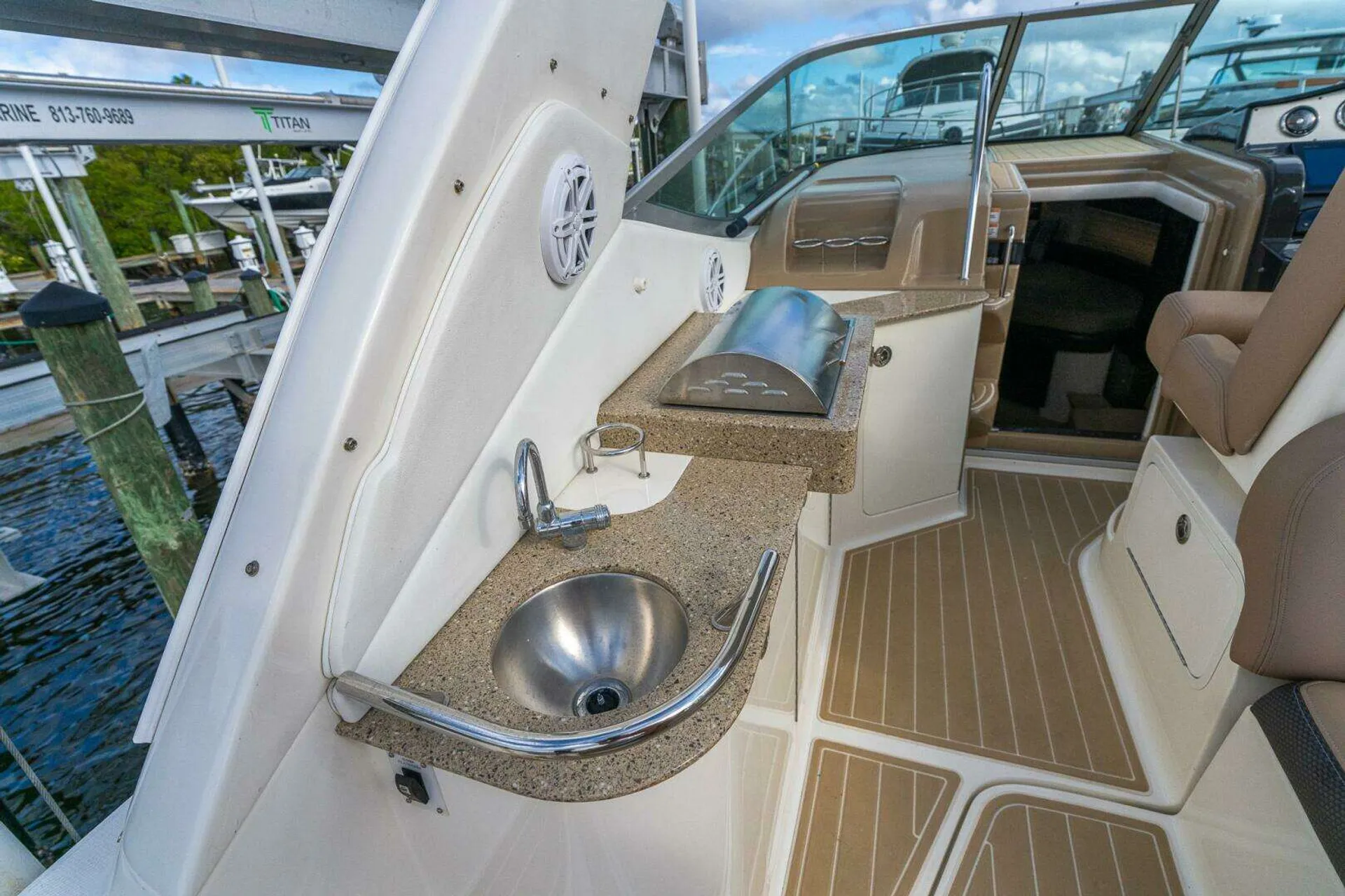 Luxury Sea Ray  Sundancer | Twin 6.2L MerCruisers | Premium Sound | AC