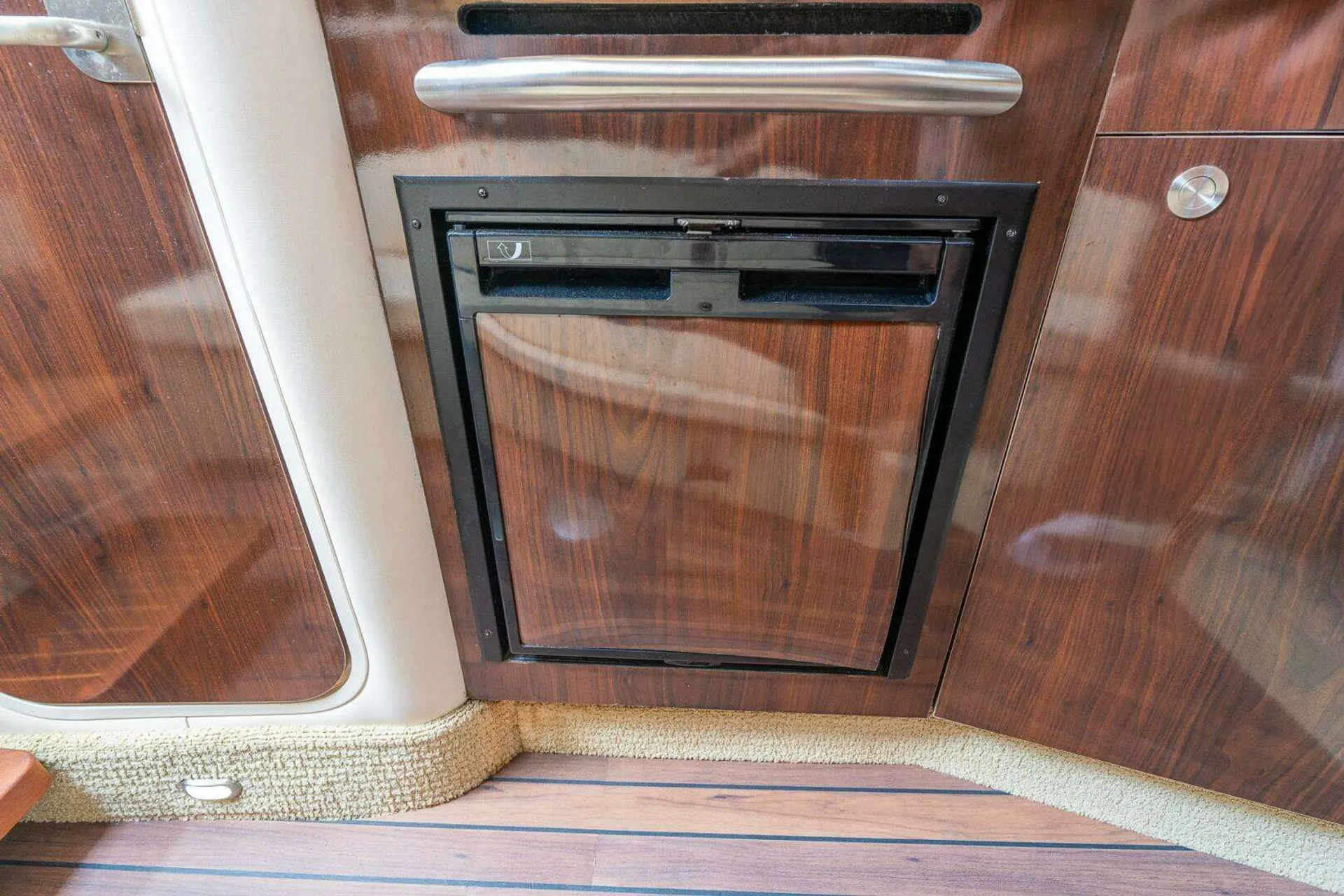 Luxury Sea Ray  Sundancer | Twin 6.2L MerCruisers | Premium Sound | AC