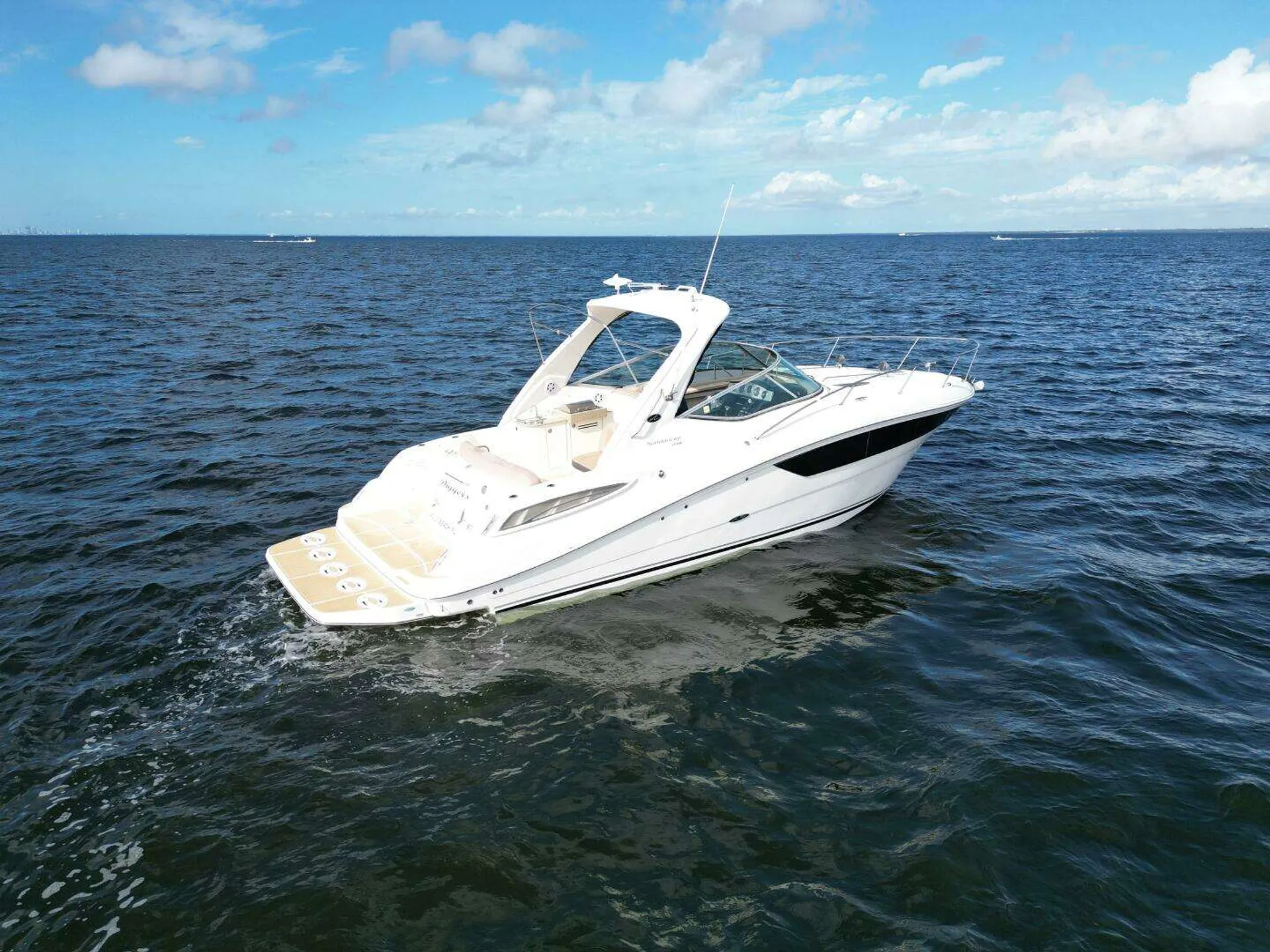 Luxury Sea Ray  Sundancer | Twin 6.2L MerCruisers | Premium Sound | AC