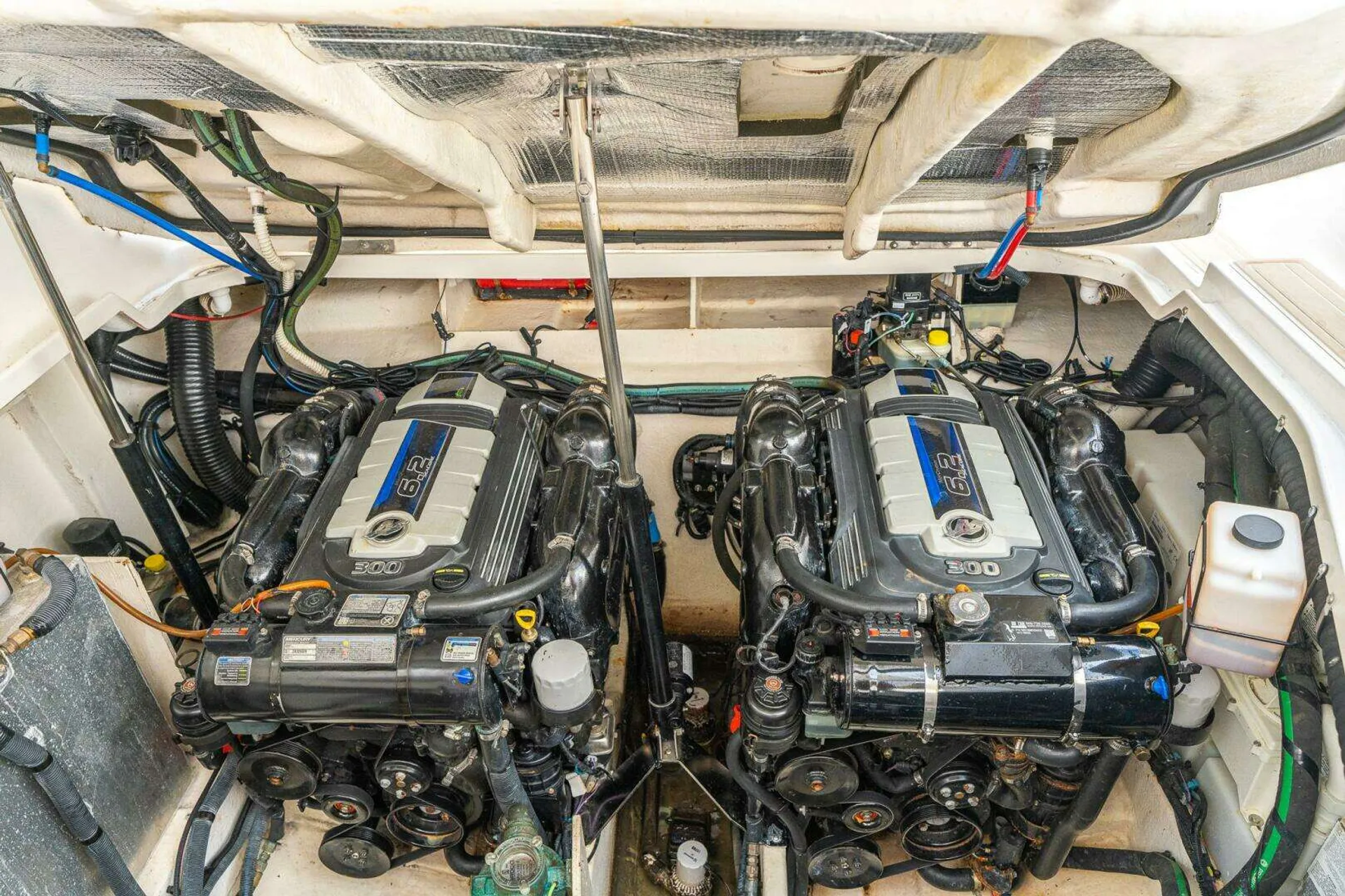 Luxury Sea Ray  Sundancer | Twin 6.2L MerCruisers | Premium Sound | AC