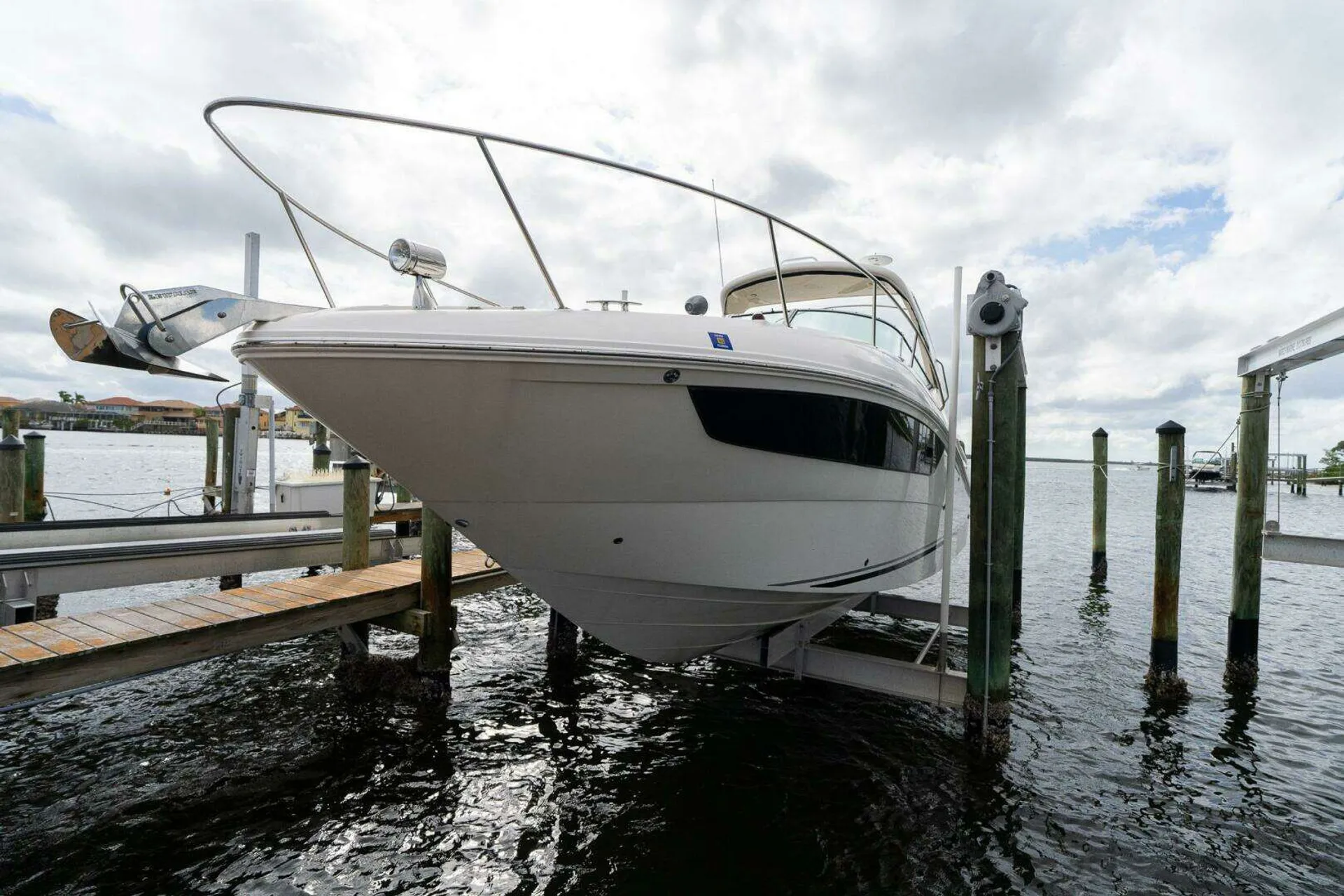 Luxury Sea Ray  Sundancer | Twin 6.2L MerCruisers | Premium Sound | AC
