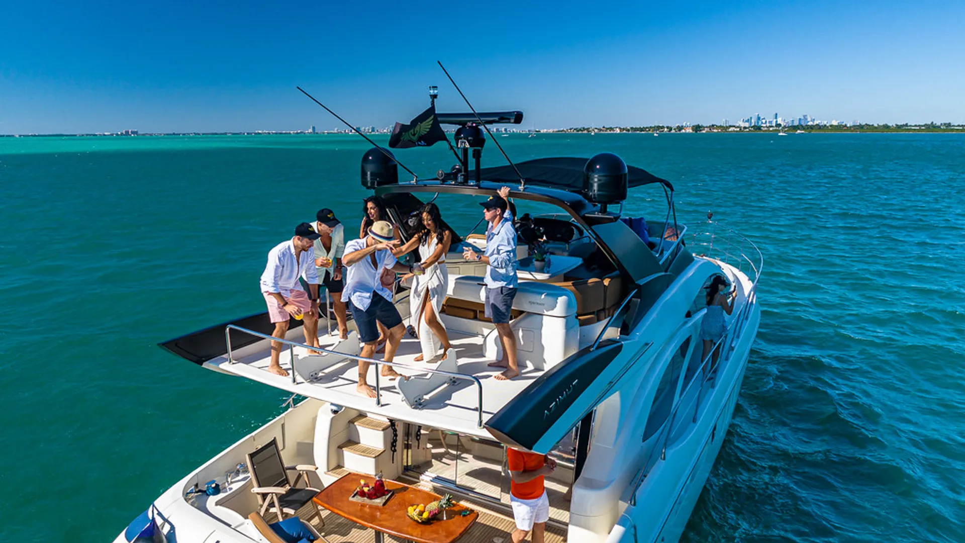 70' AZIMUT DREAM III YACHT EXPERIENCE 