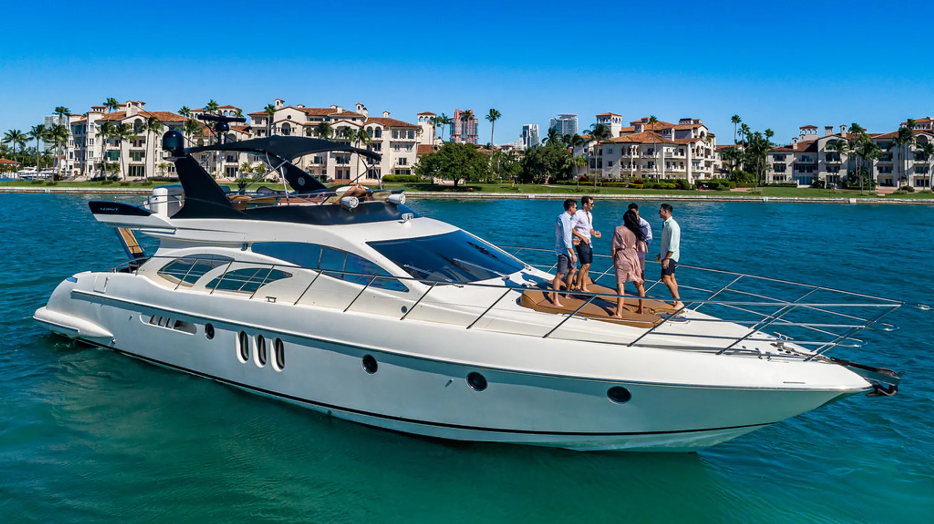 70' AZIMUT DREAM III YACHT EXPERIENCE 