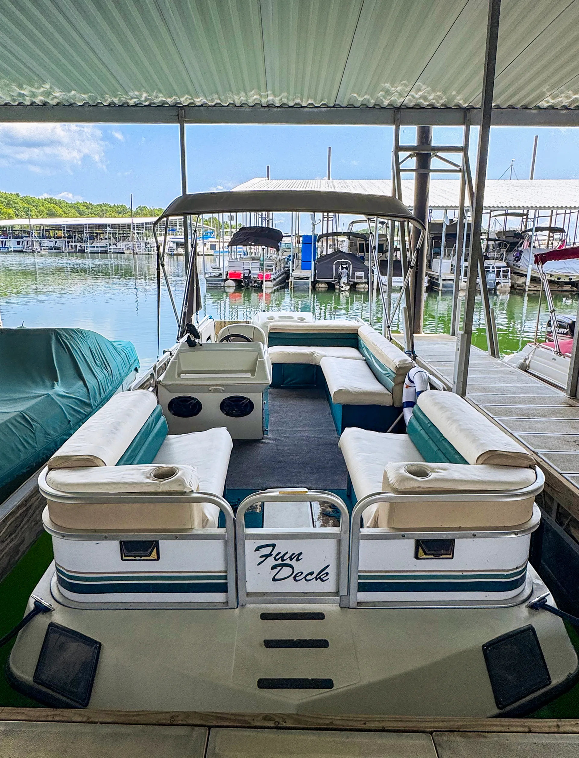HURRICANE BOATS FD 246 FUN DECK in Nashville, TN — photo 9