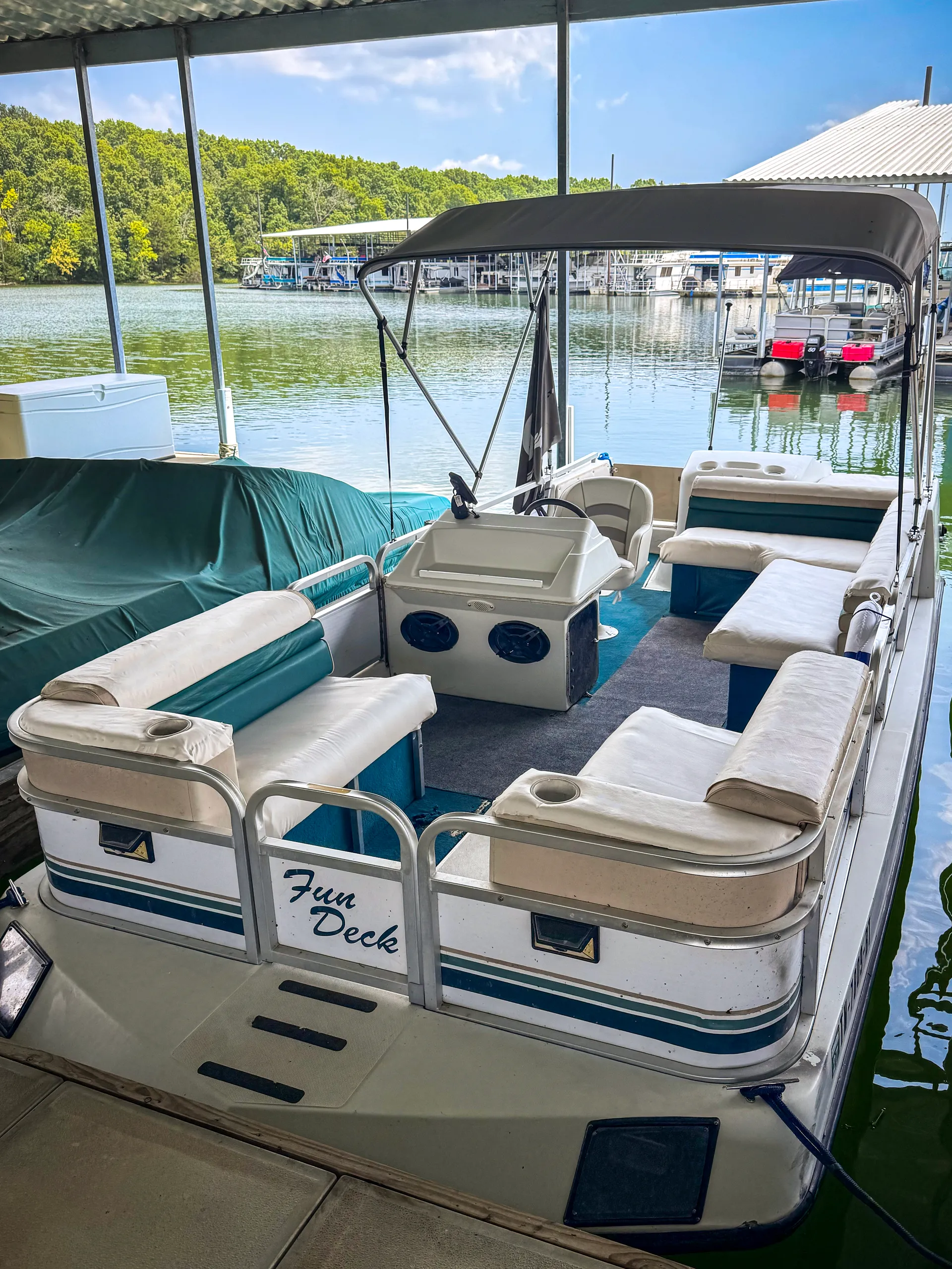HURRICANE BOATS FD 246 FUN DECK in Nashville, TN — photo 7
