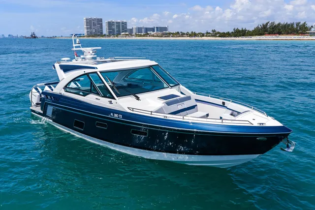 Rent a FORMULA BY THUNDERBIRD bow rider in Fort Lauderdale, FL near me