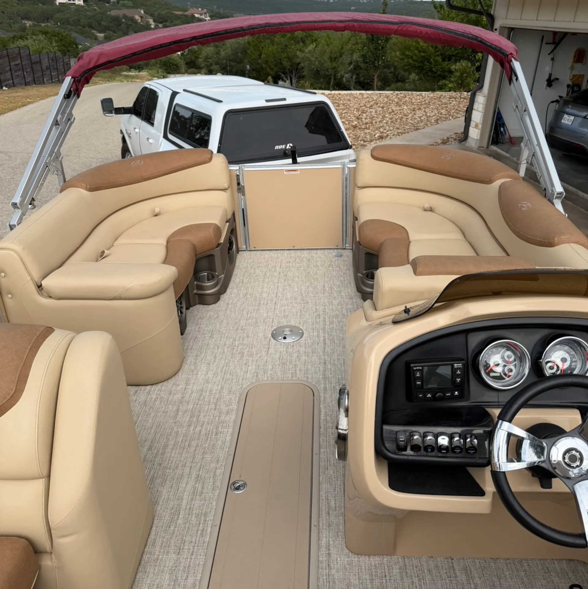 The Invitation | A Beautiful, Shaded Lake Travis Escape 