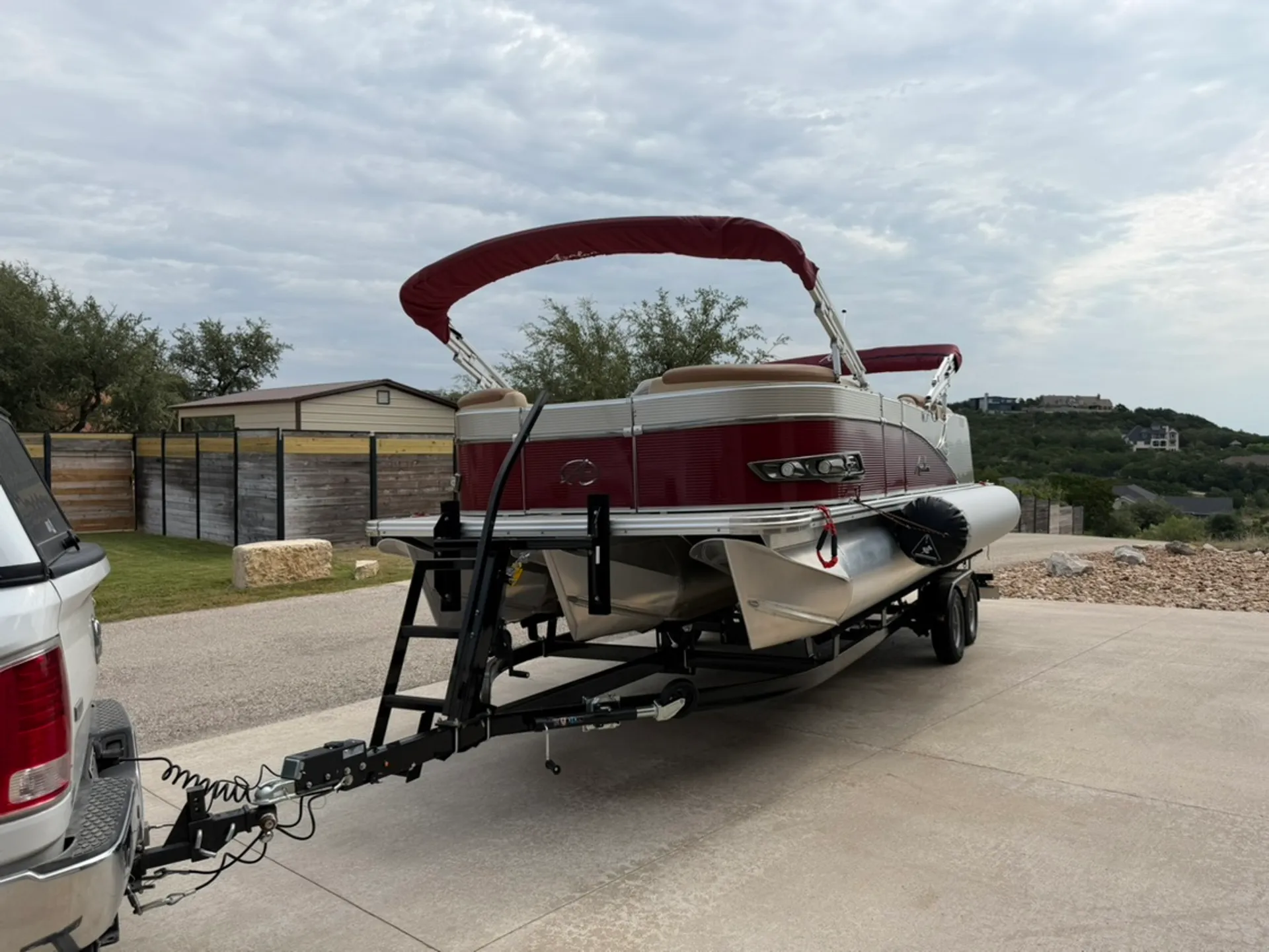 The Invitation | A Beautiful, Shaded Lake Travis Escape 