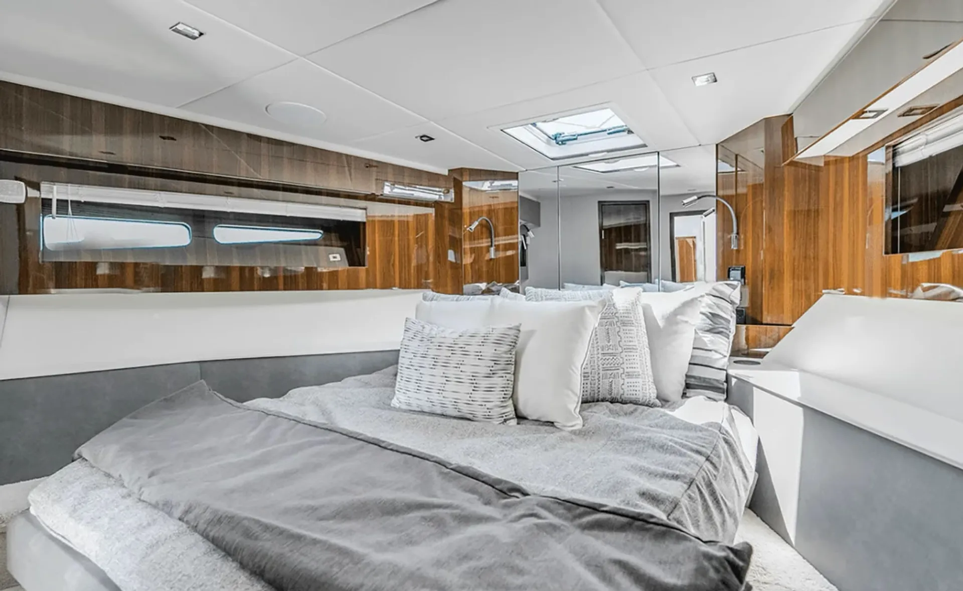 CRUISERS YACHTS 50 CANTIUS in Delray Beach, FL — photo 2