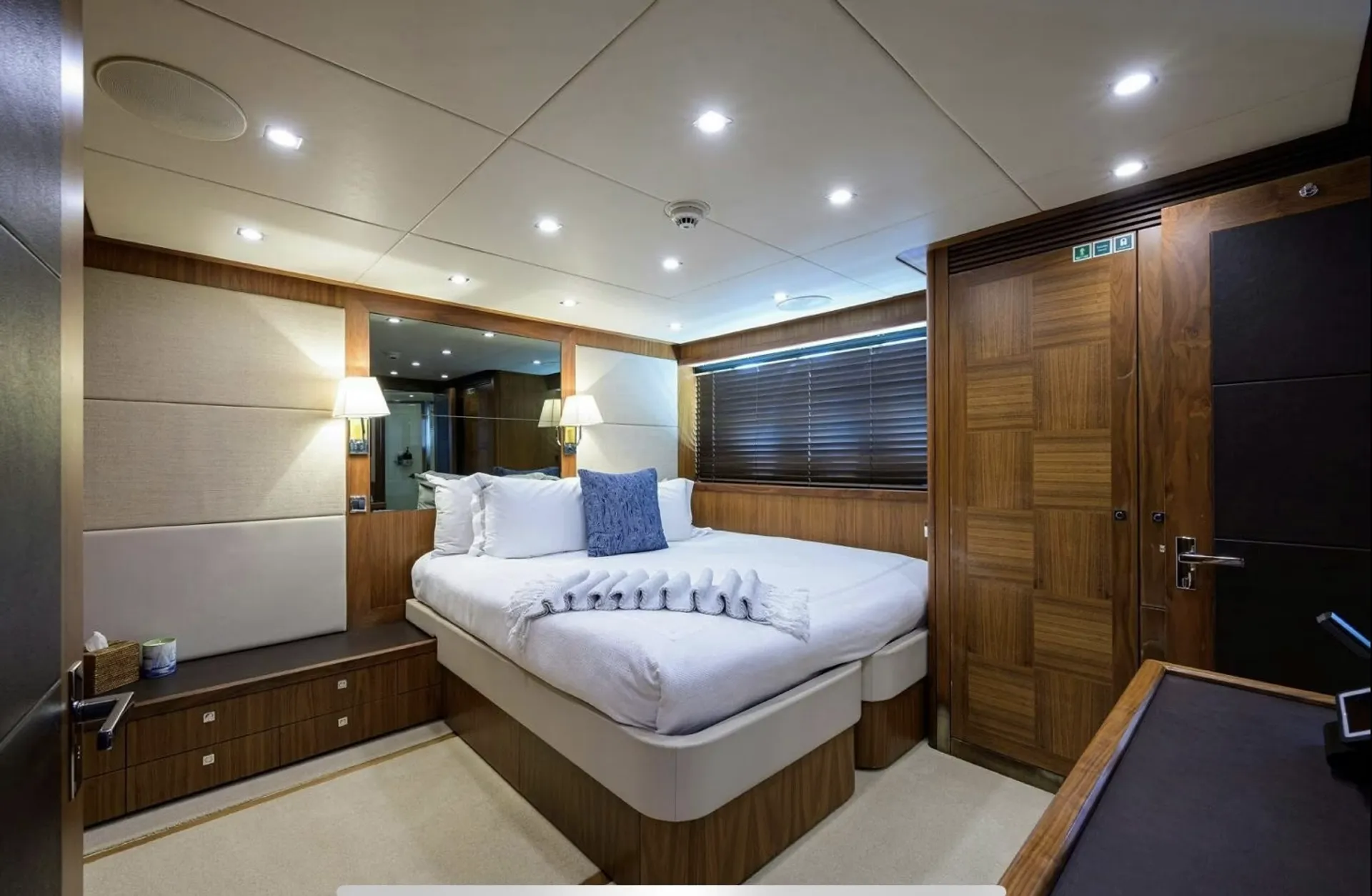 Sunseeker 130 in Miami, FL — photo 4