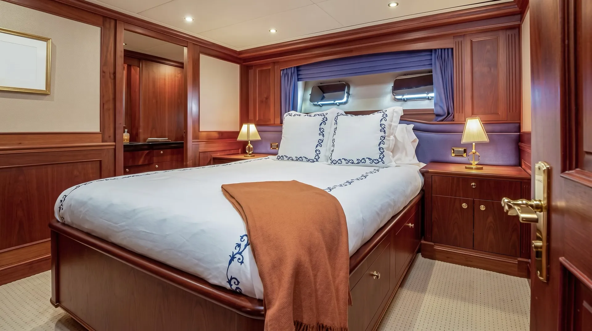 Rayburn Custom Yachts Rayburn Custom 88 in Boca Raton, FL — photo 4