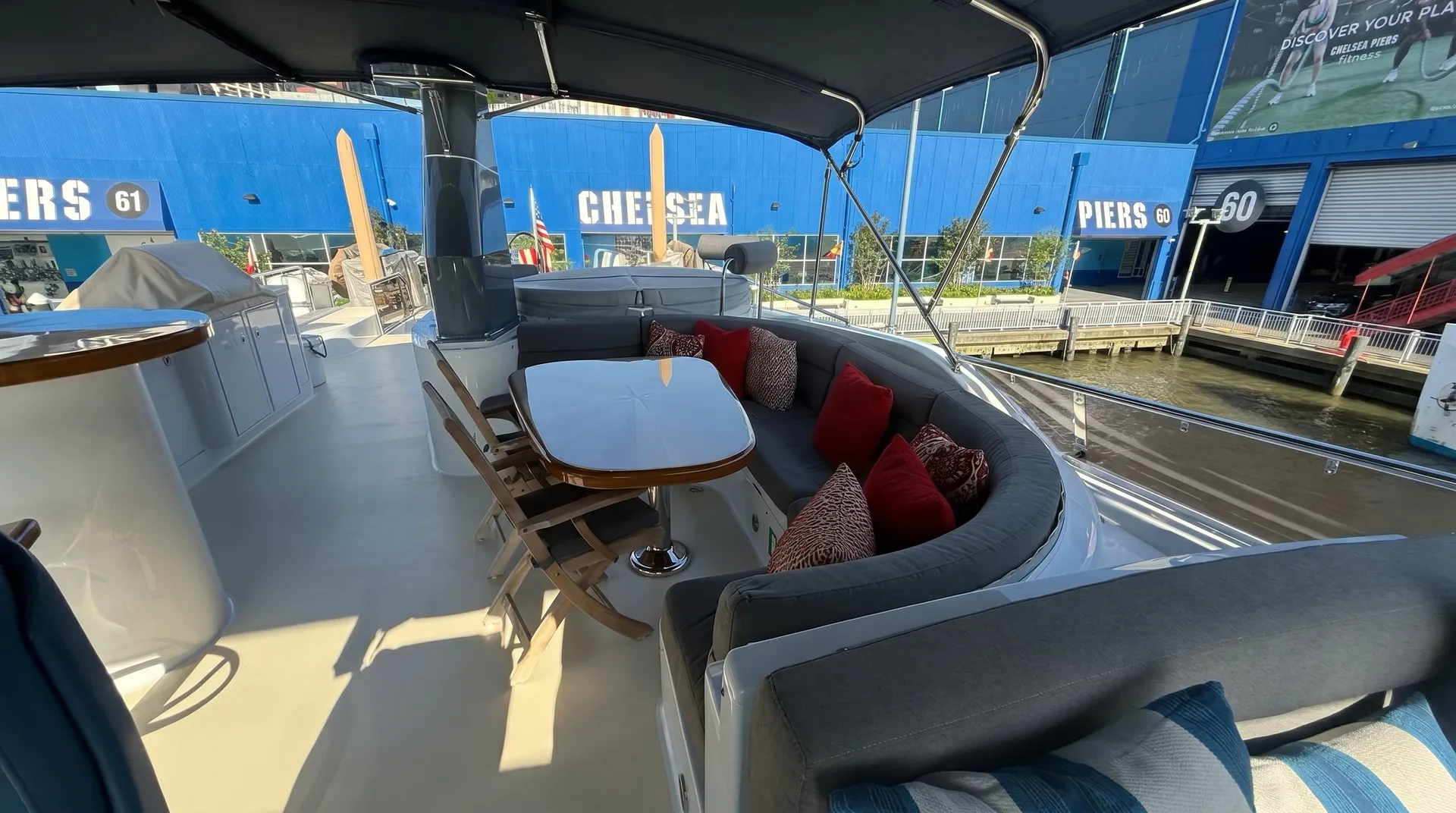 Rayburn Custom Yachts Rayburn Custom 88 in Boca Raton, FL — photo 8