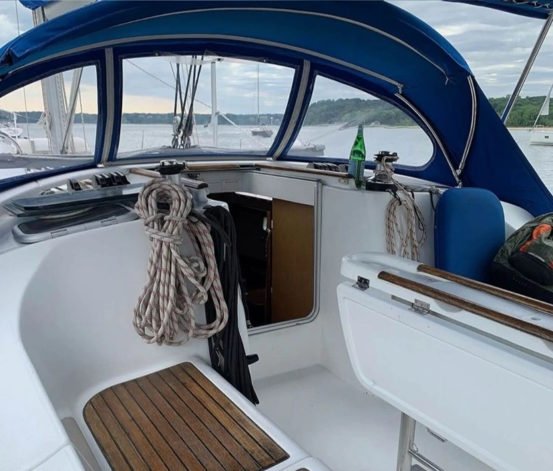 Experience the Magic of Sailing on a 47-Foot Yacht