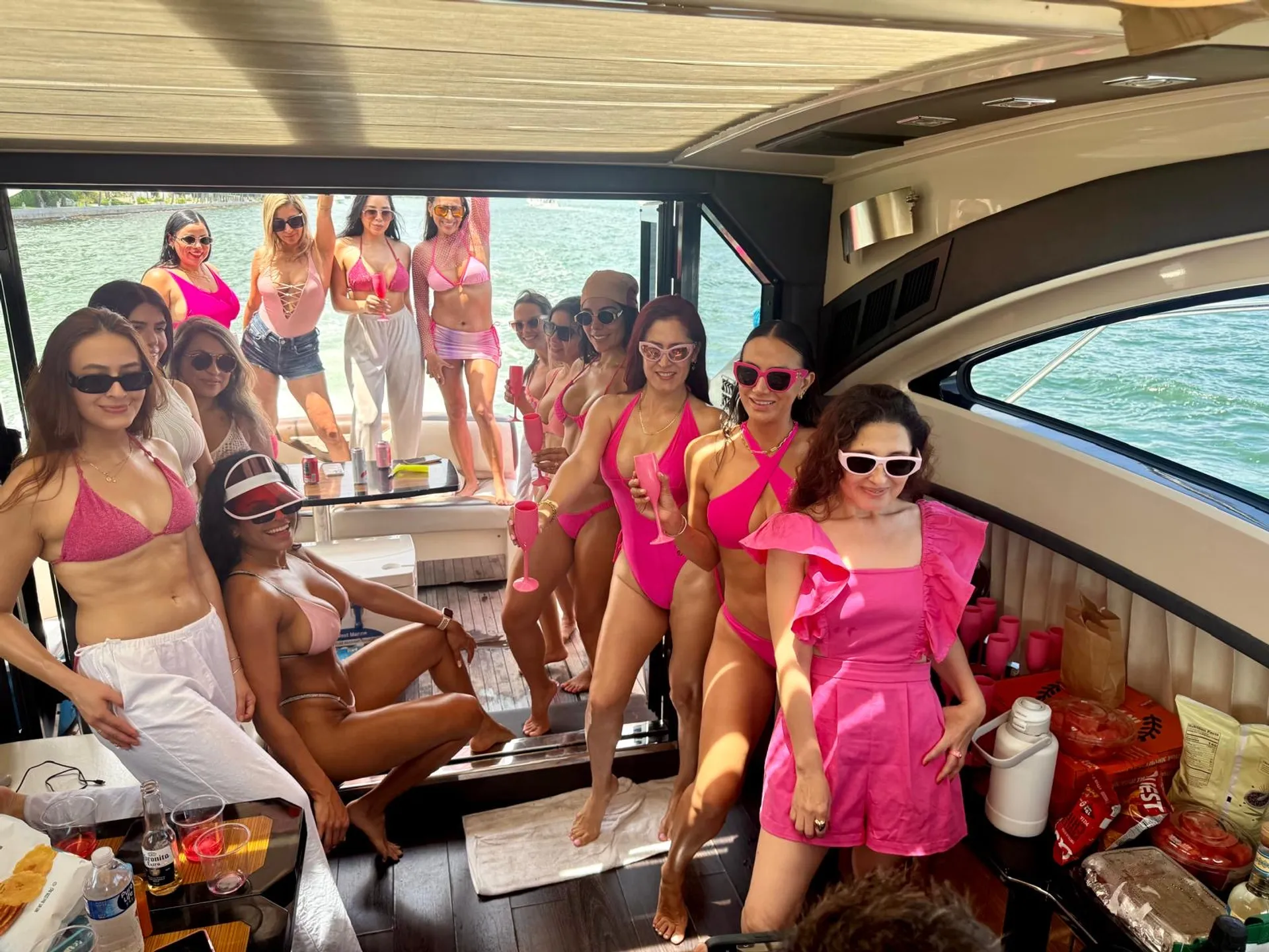 MARQUIS YACHTS 420 SPORT COUPE in Miami, FL — photo 3