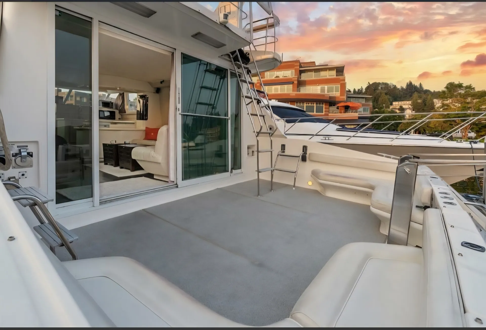 Luxury 55' Sea Ray Yacht | Seattle Skyline & Lake Washington Cruises