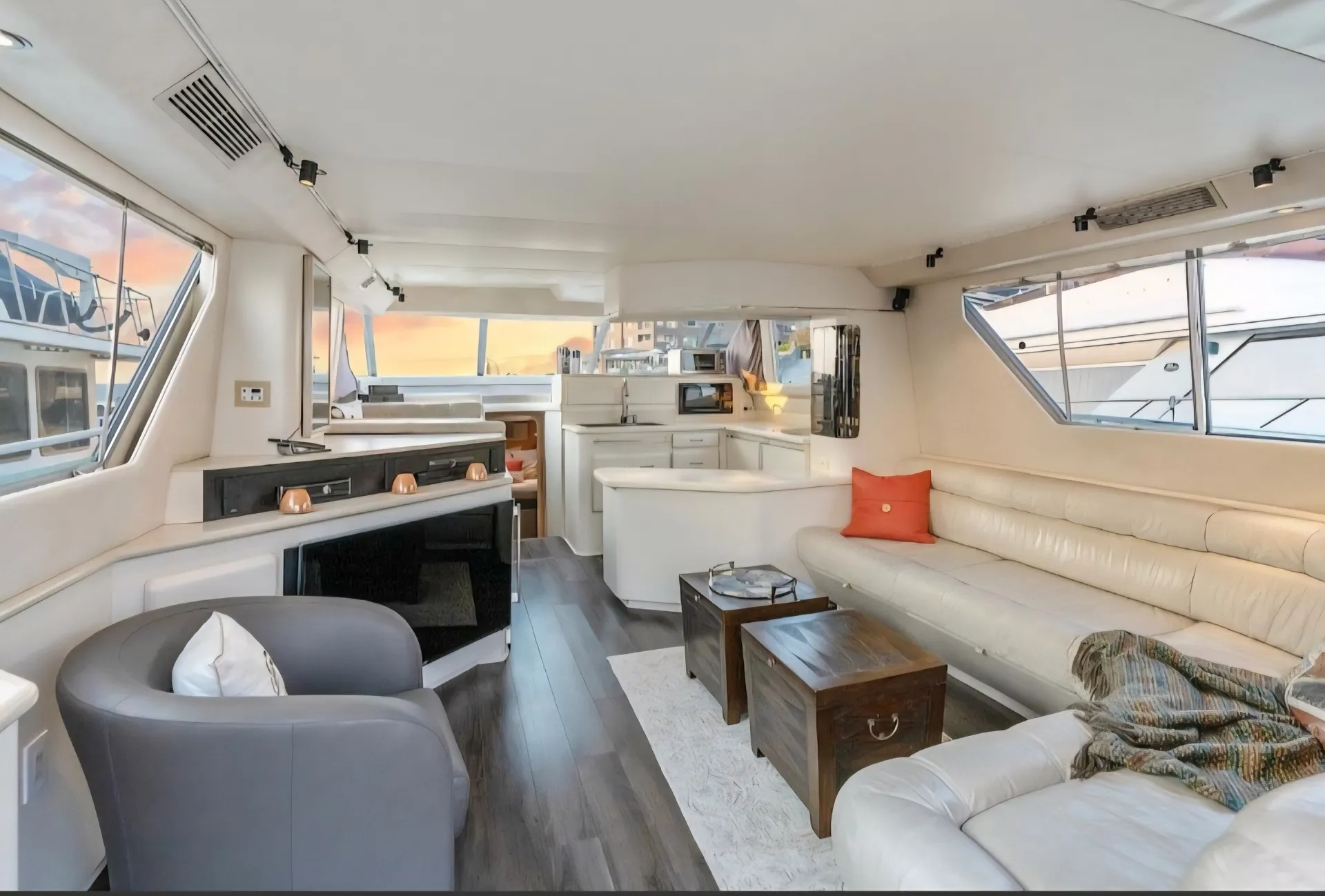 Luxury 55' Sea Ray Yacht | Seattle Skyline & Lake Washington Cruises
