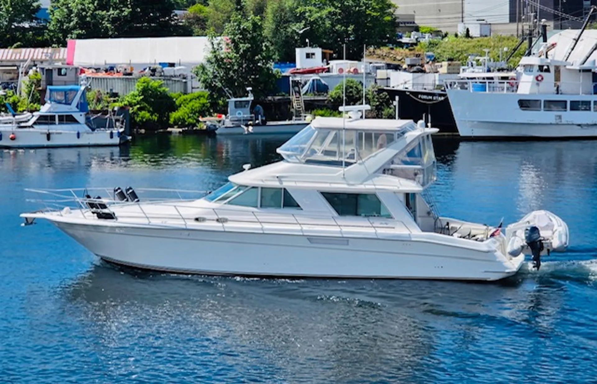 Luxury 55' Sea Ray Yacht | Seattle Skyline & Lake Washington Cruises
