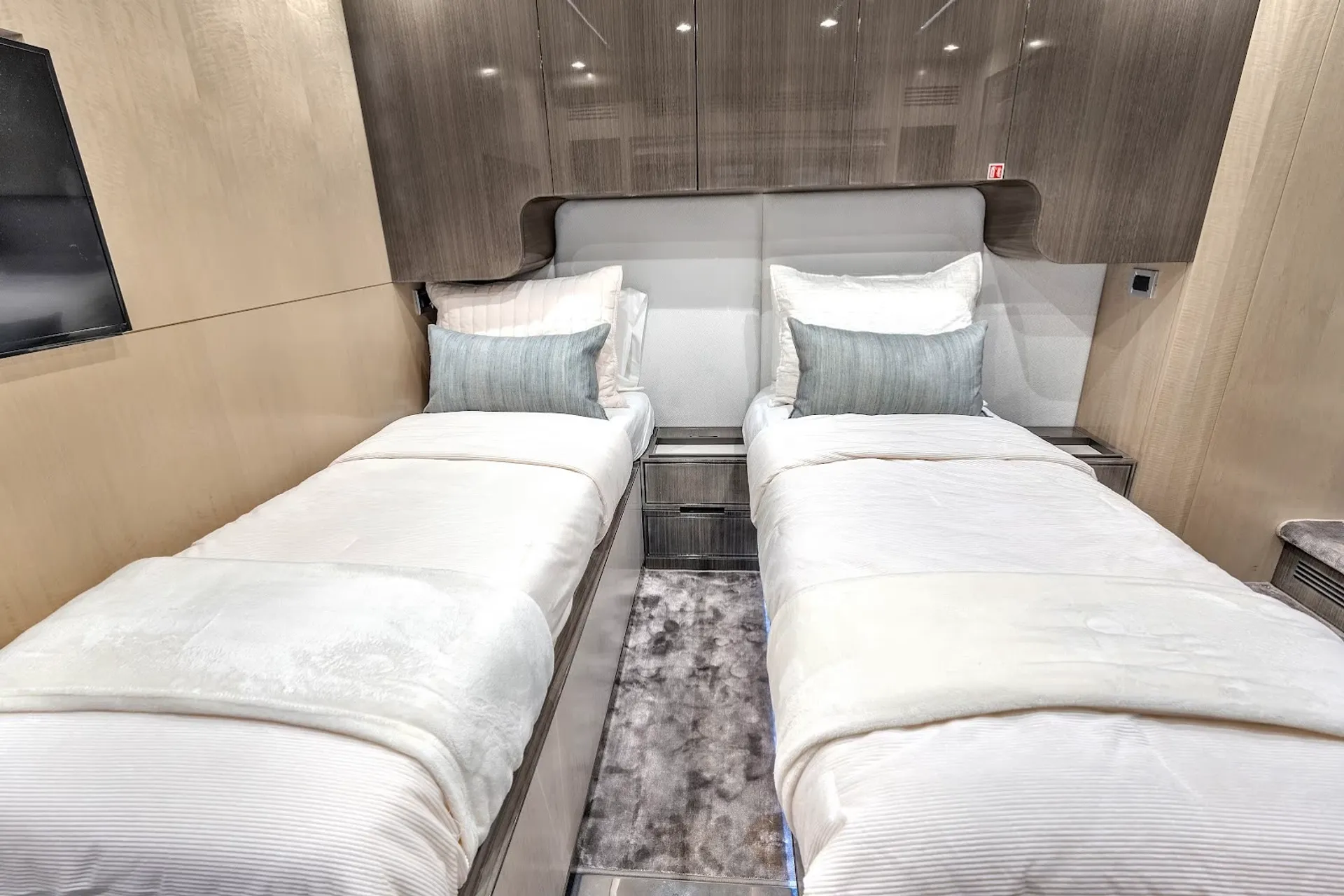 Azimut 88 in Miami, FL — photo 8