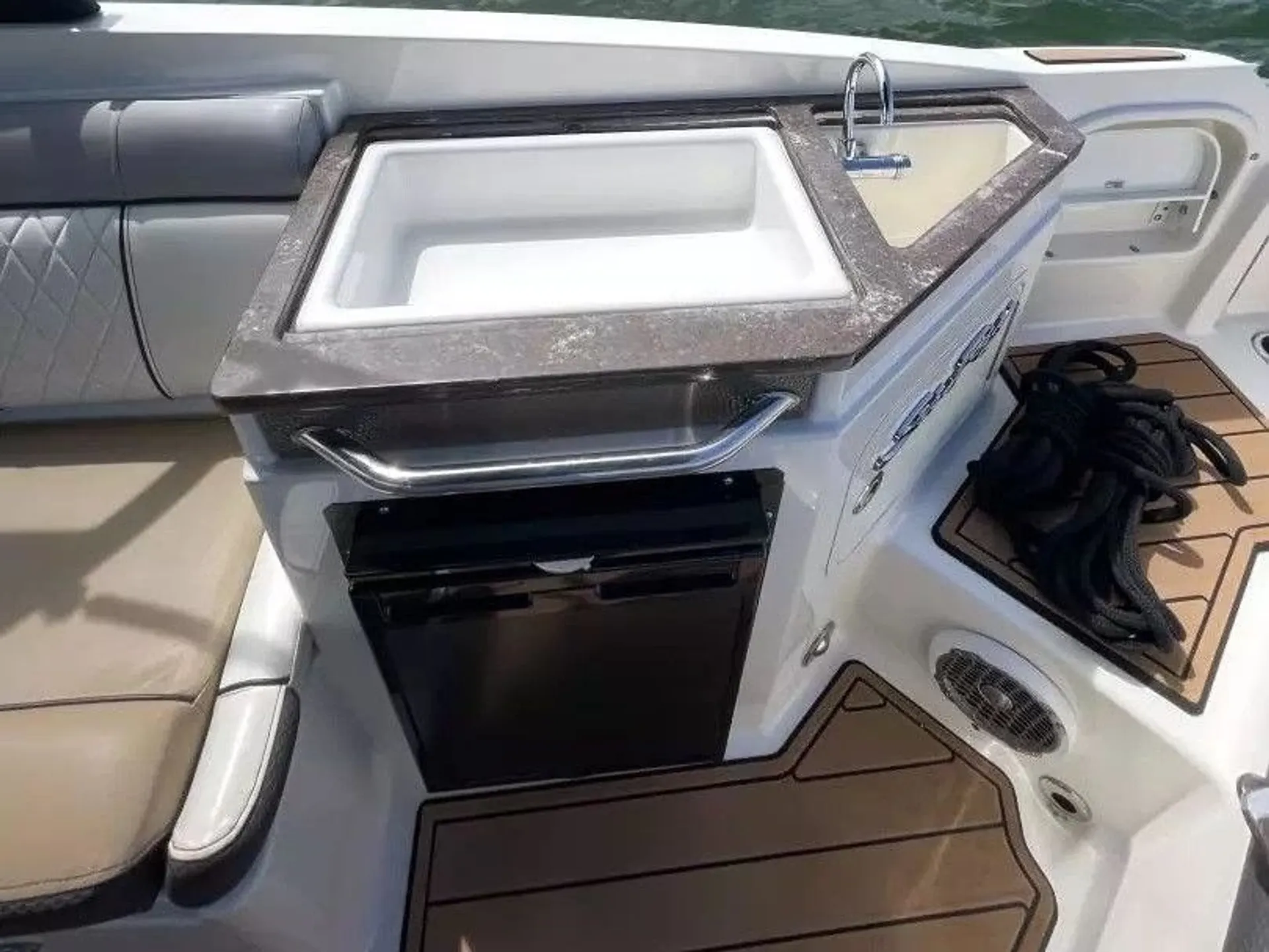 Sea Ray Boats SDX in Brooklyn, NY — photo 6
