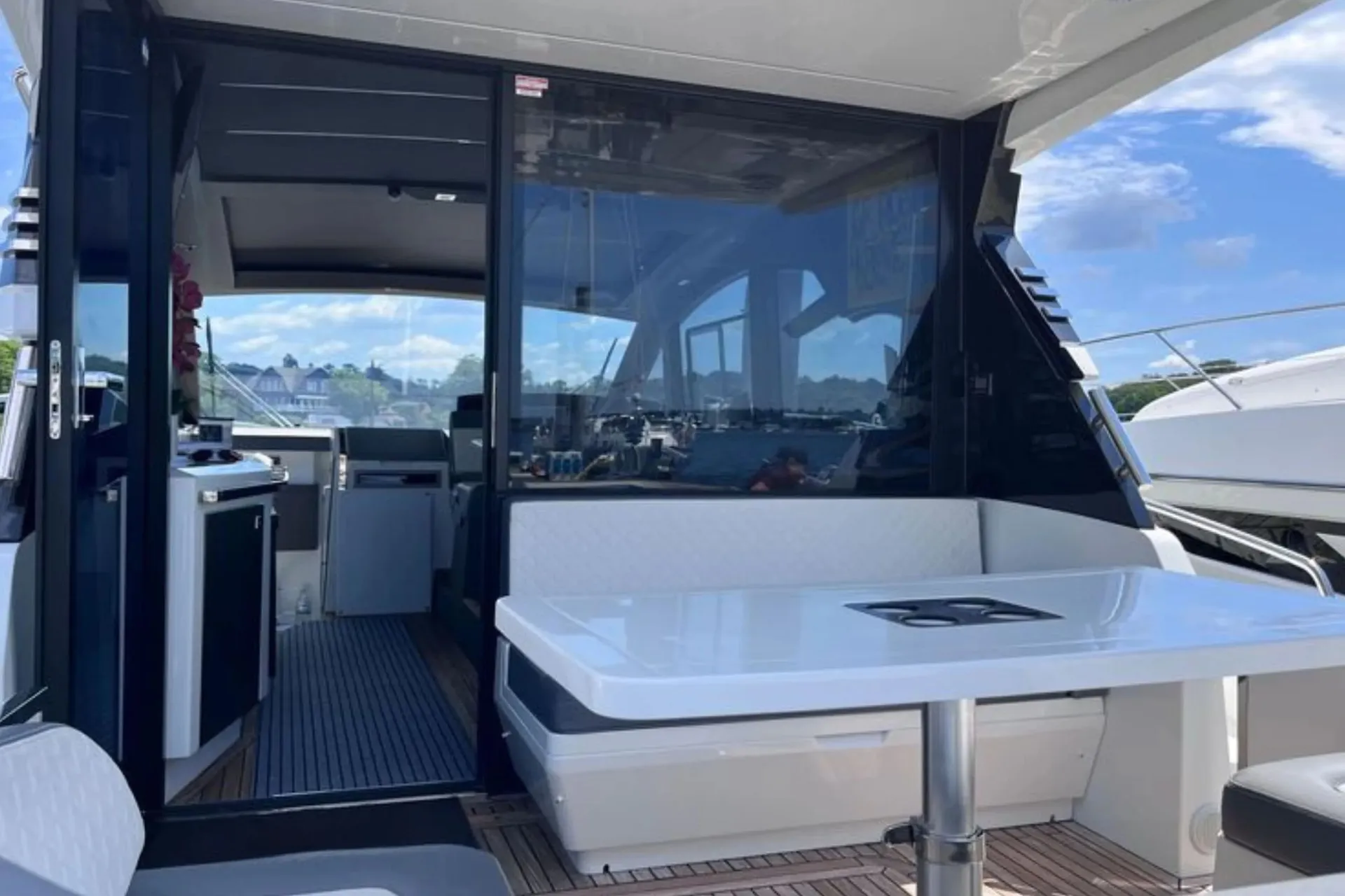 Galeon 425 HTS in Port Washington, NY — photo 6