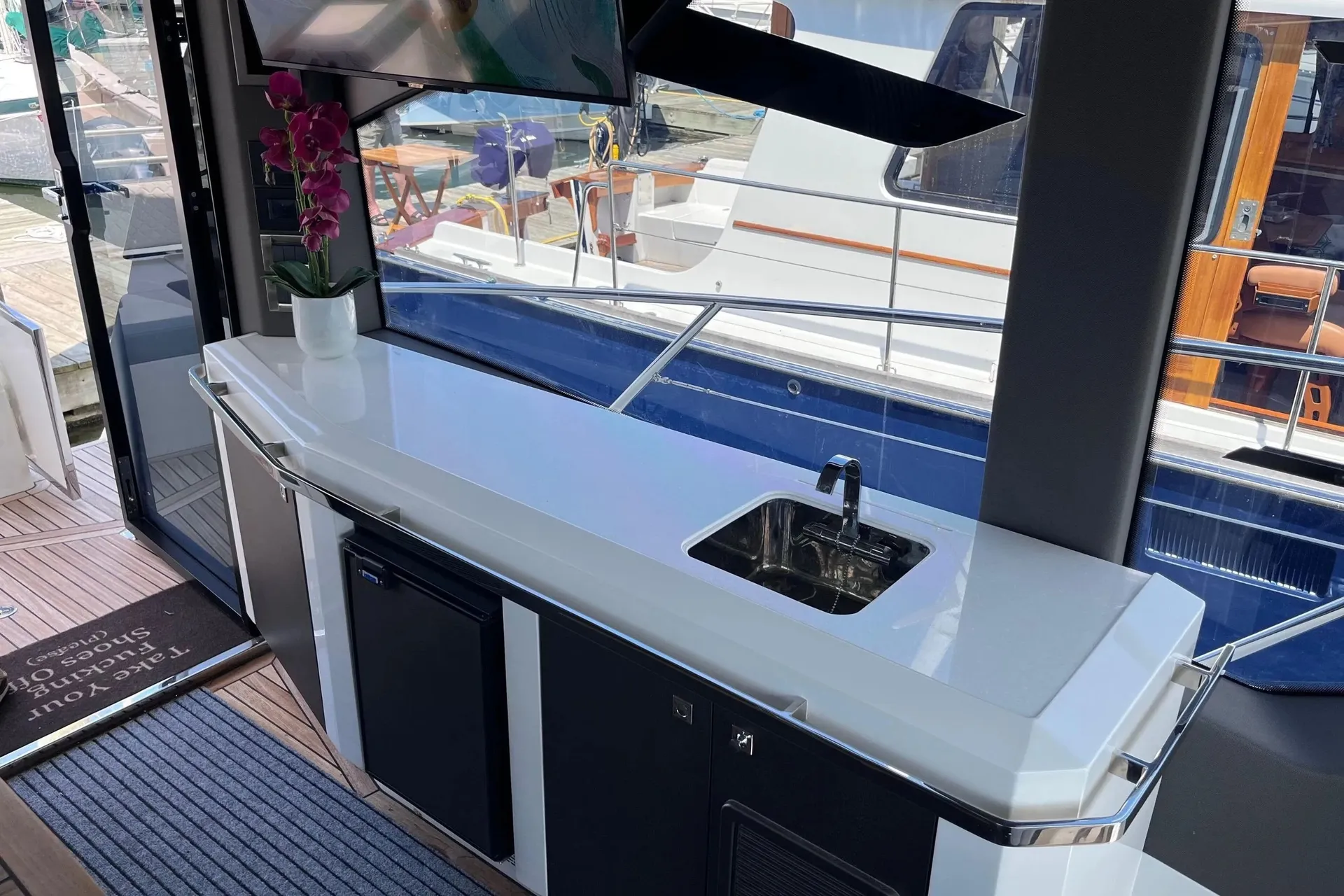Galeon 425 HTS in Port Washington, NY — photo 8