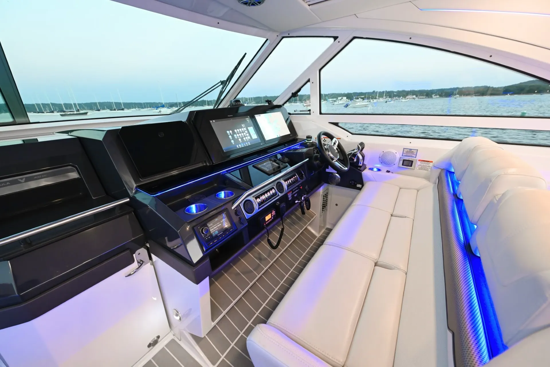 Ferretti Yachts 43 in Glen Cove, NY — photo 4