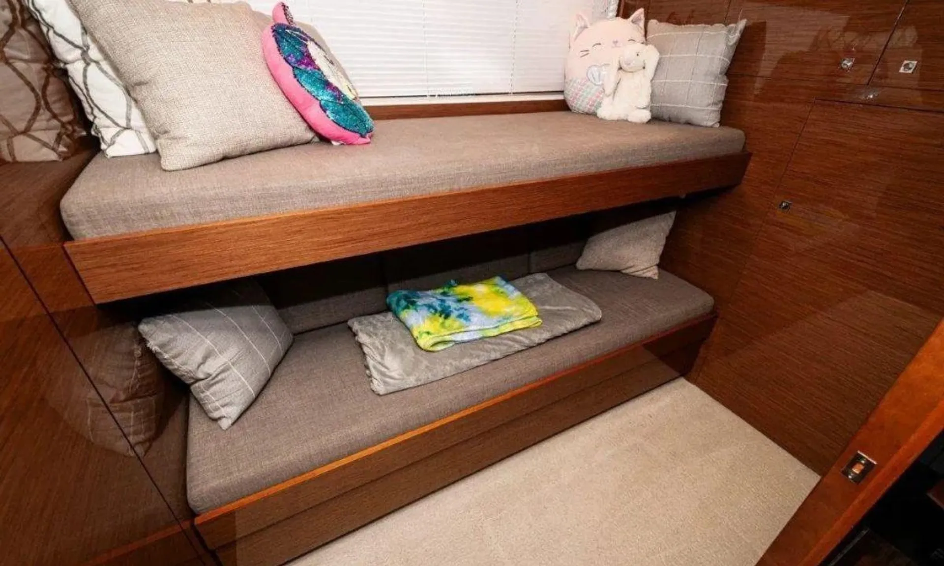 Luxurious 60' Cruisers Cantius serving NYC, Sag Harbor and Montauk