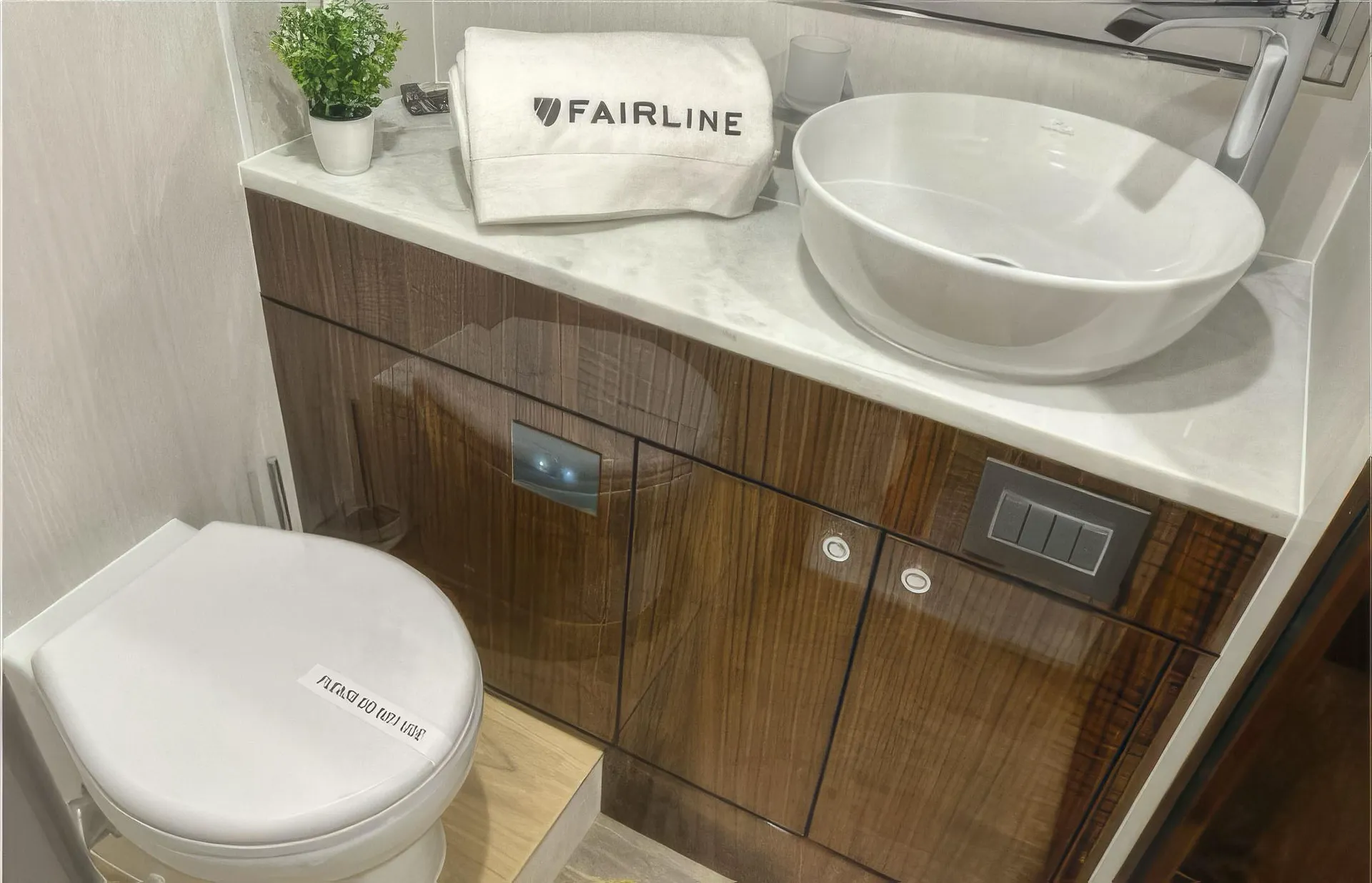 Luxe 68ft Fairline w/ A Paddleboard, Kayak &amp; More in Northeast, USA!