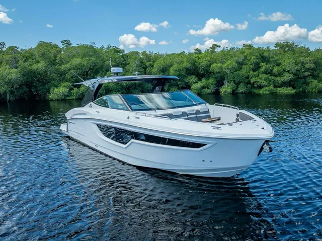Rent a CRUISERS YACHTS bow rider in New York, NY near me