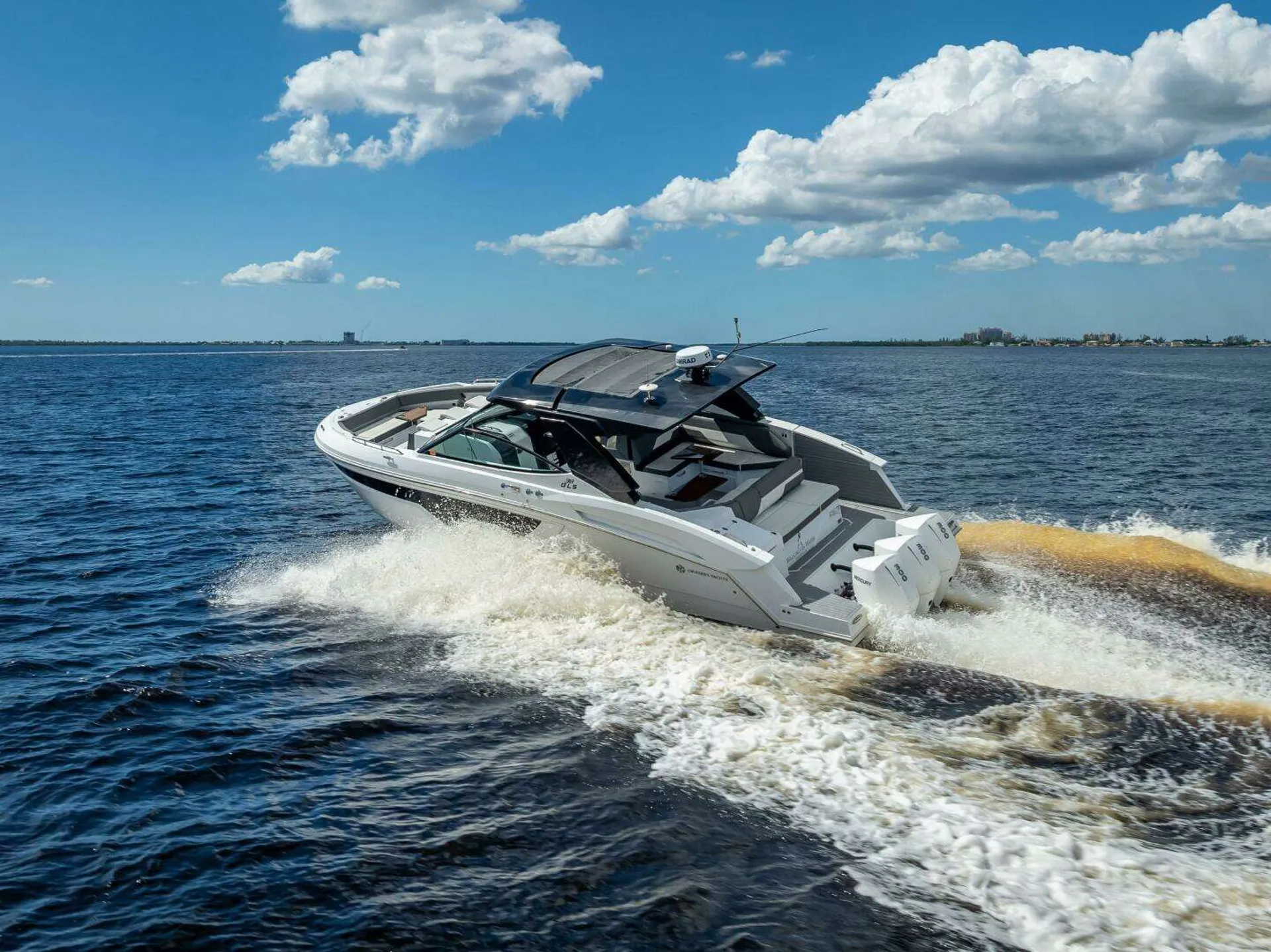 CRUISERS YACHTS 38 GLS in New York, NY — photo 2