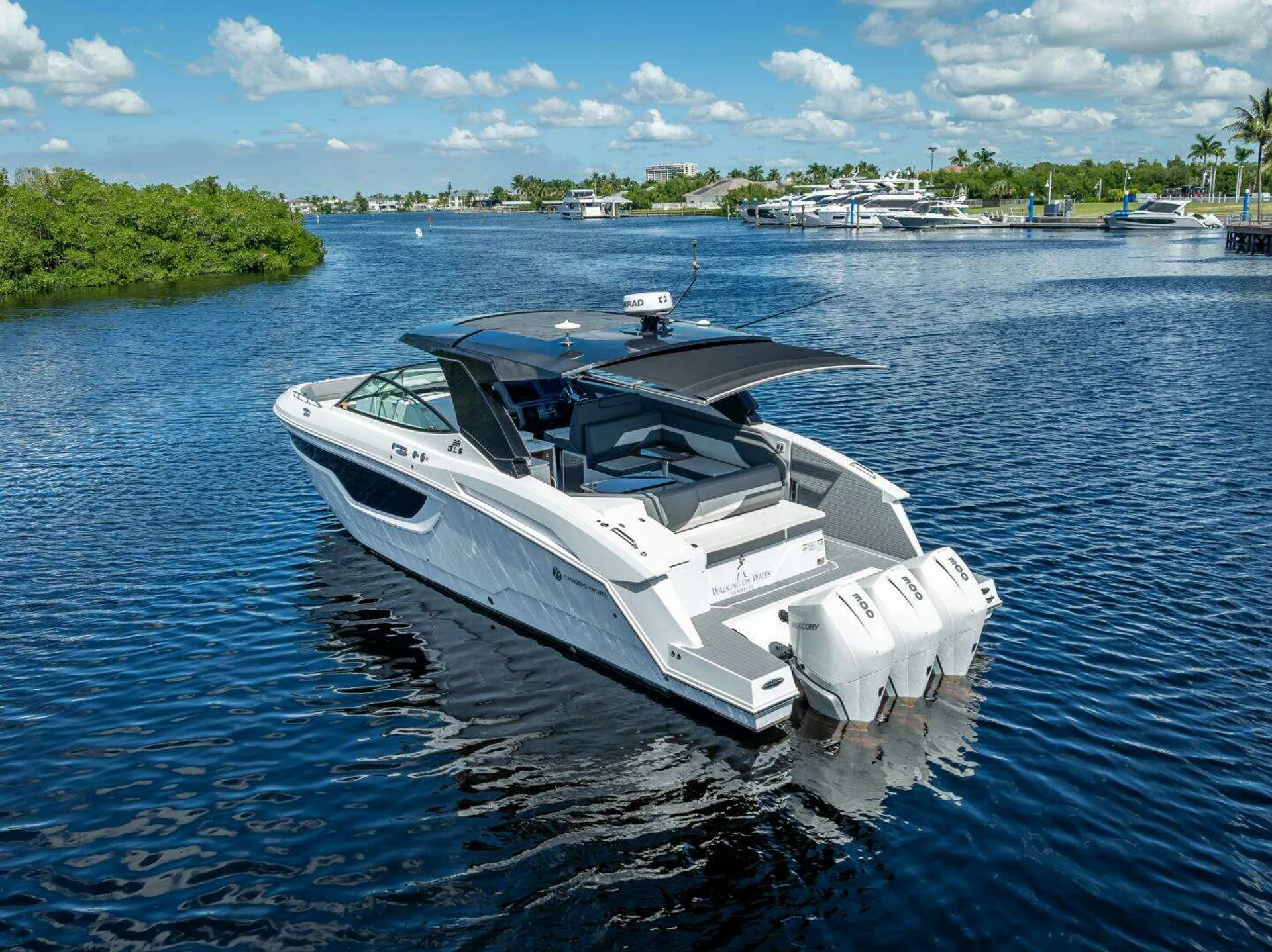 CRUISERS YACHTS 38 GLS in New York, NY — photo 10