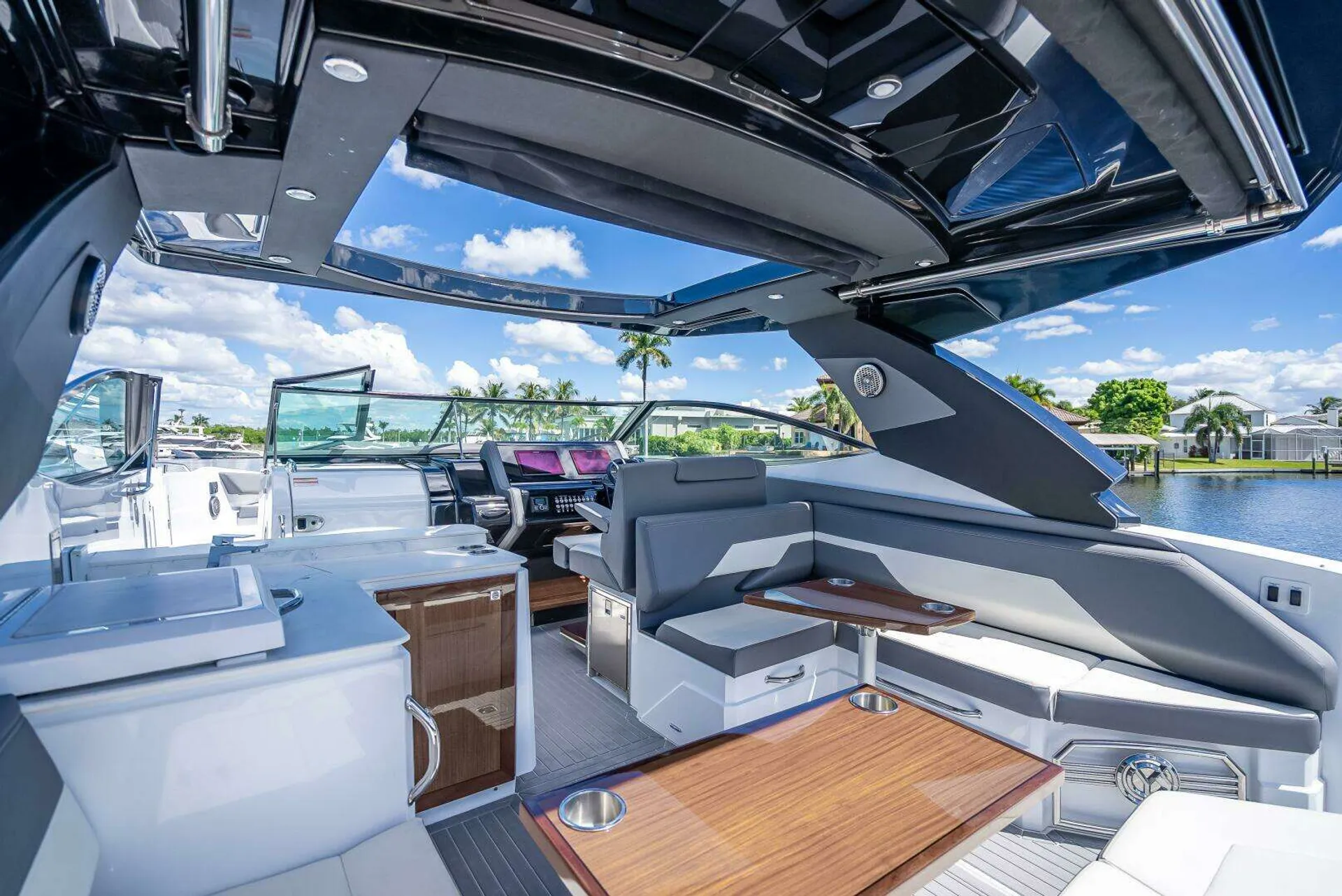 38 GLS Luxury Yacht | Mercury V8 300s | Premium Cruising