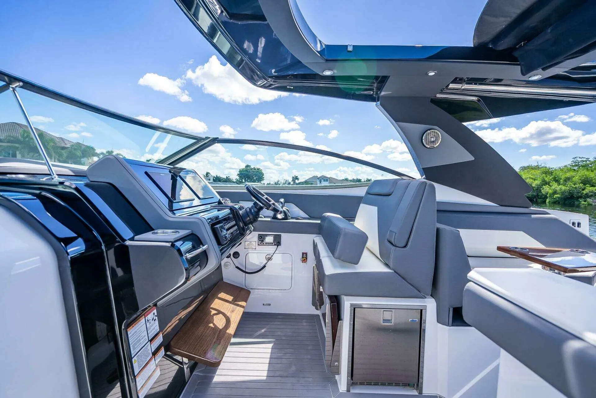 38 GLS Luxury Yacht | Mercury V8 300s | Premium Cruising
