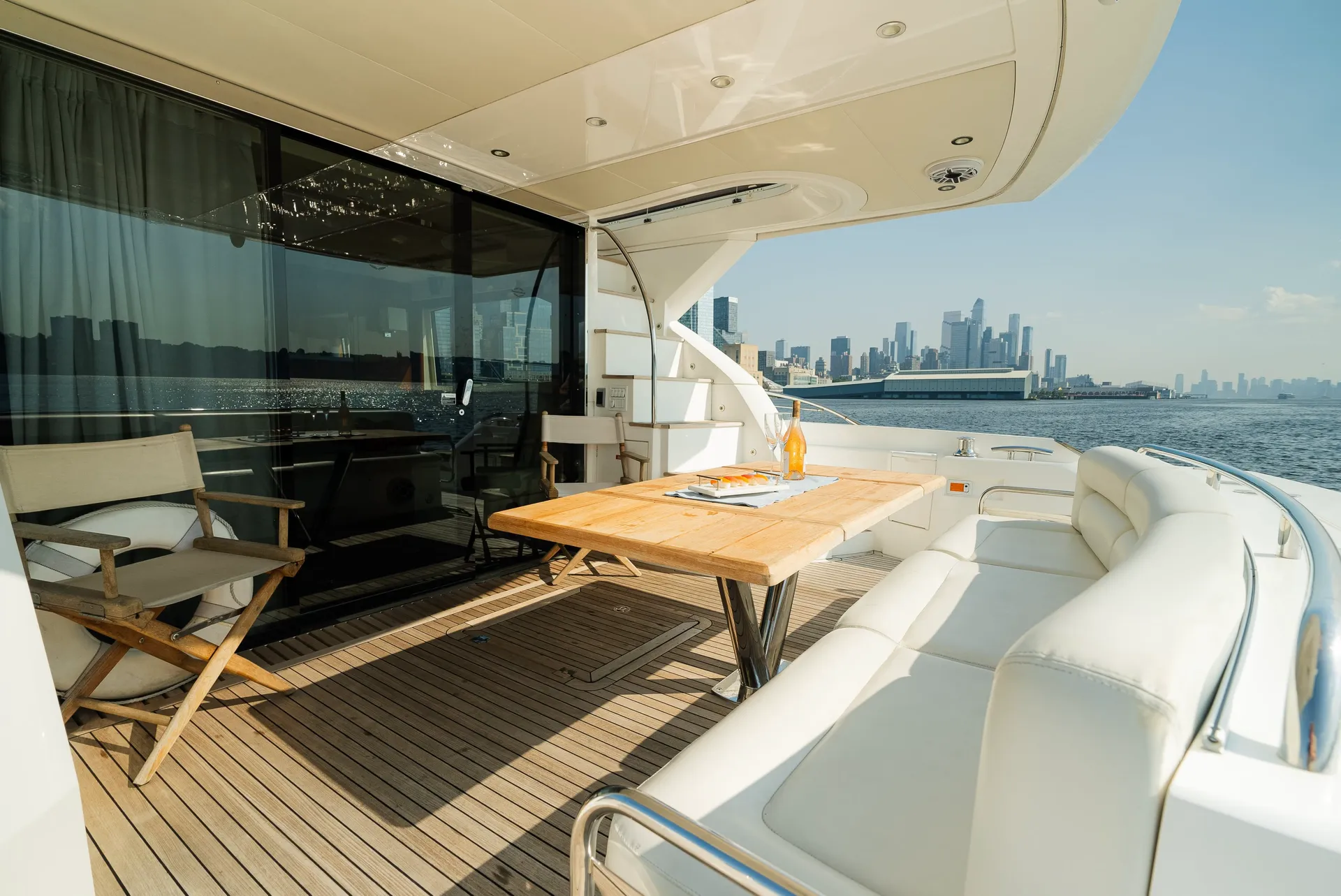 Sunseeker 65 Sport Yacht in New York, NY — photo 3