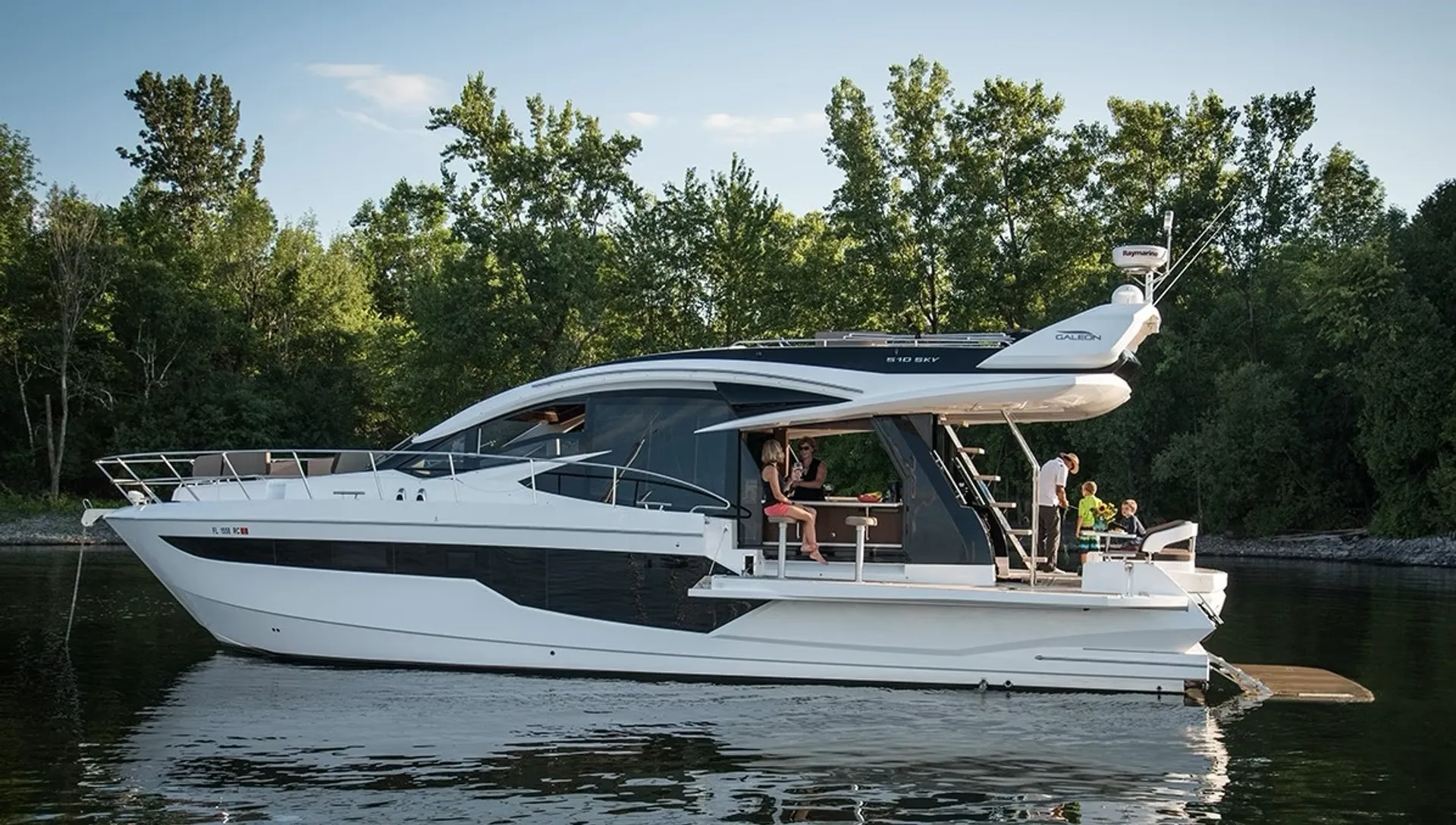 Galeon 510 Skydeck in East Hampton, NY — photo 9