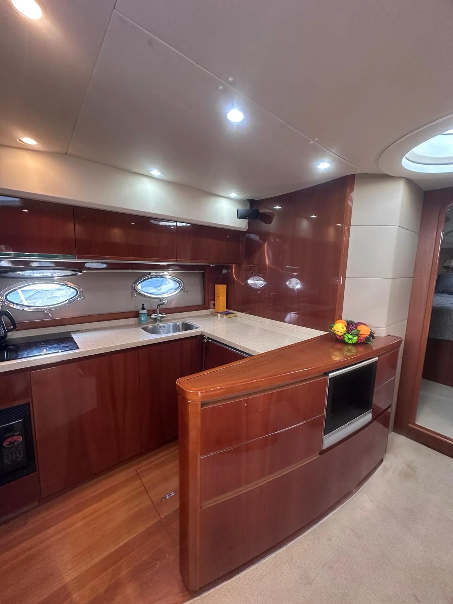 Viking Yacht 53 Viking Princess in Freeport, NY — photo 10