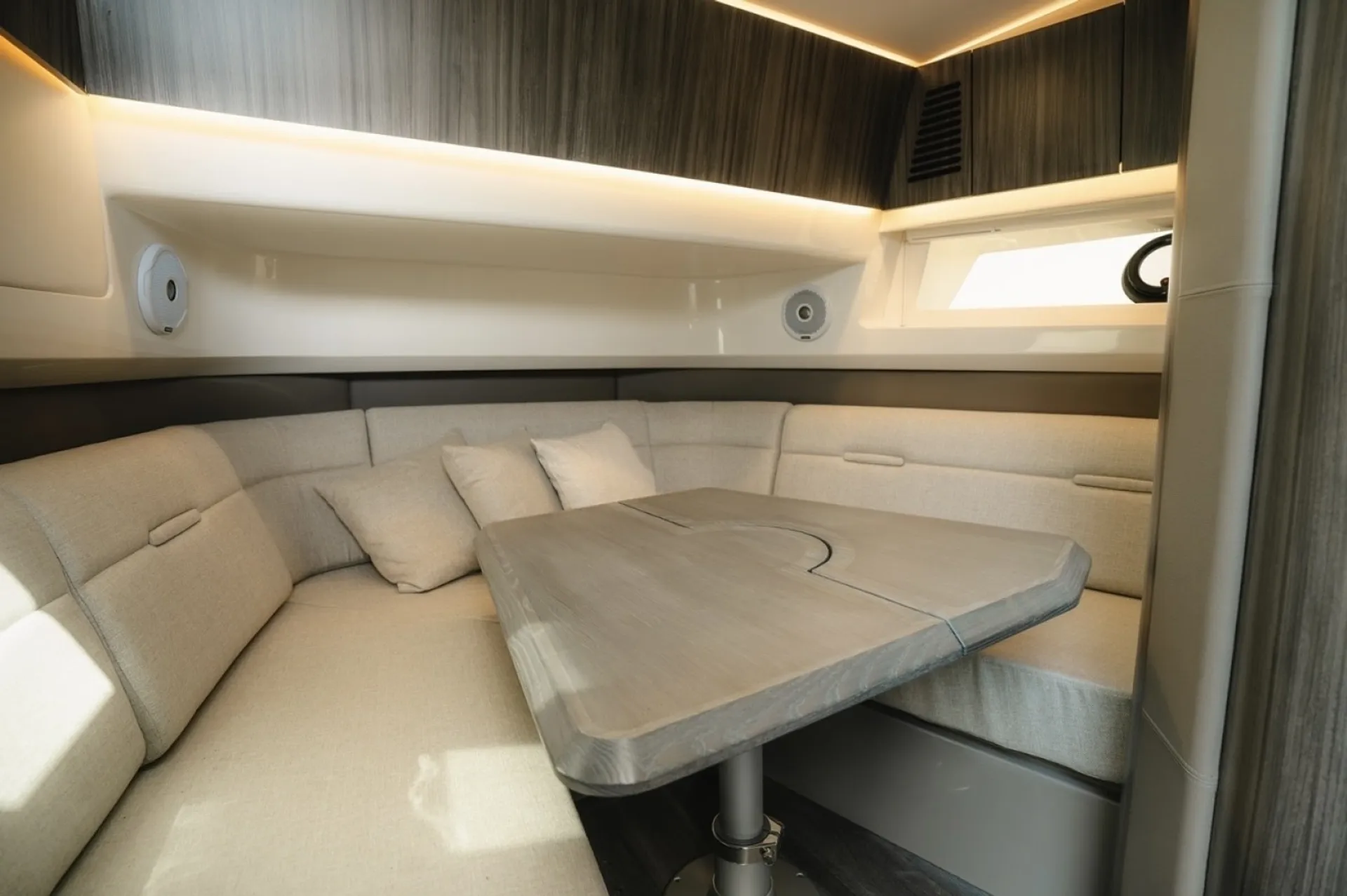 SEA RAY BOATS 400 SLX in Miami Beach, FL — photo 7