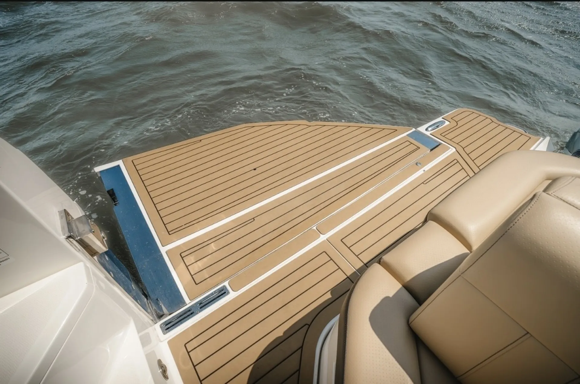 2021 Sea Ray SLX 400 — Luxury, Performance & Fun on the Water
