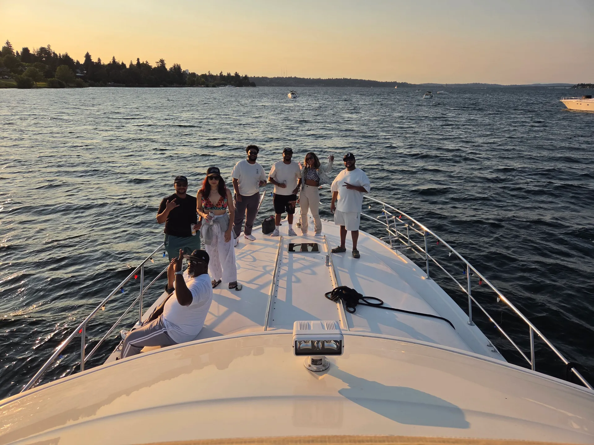Luxury 55' Sea Ray Yacht | Seattle Skyline & Lake Washington Cruises
