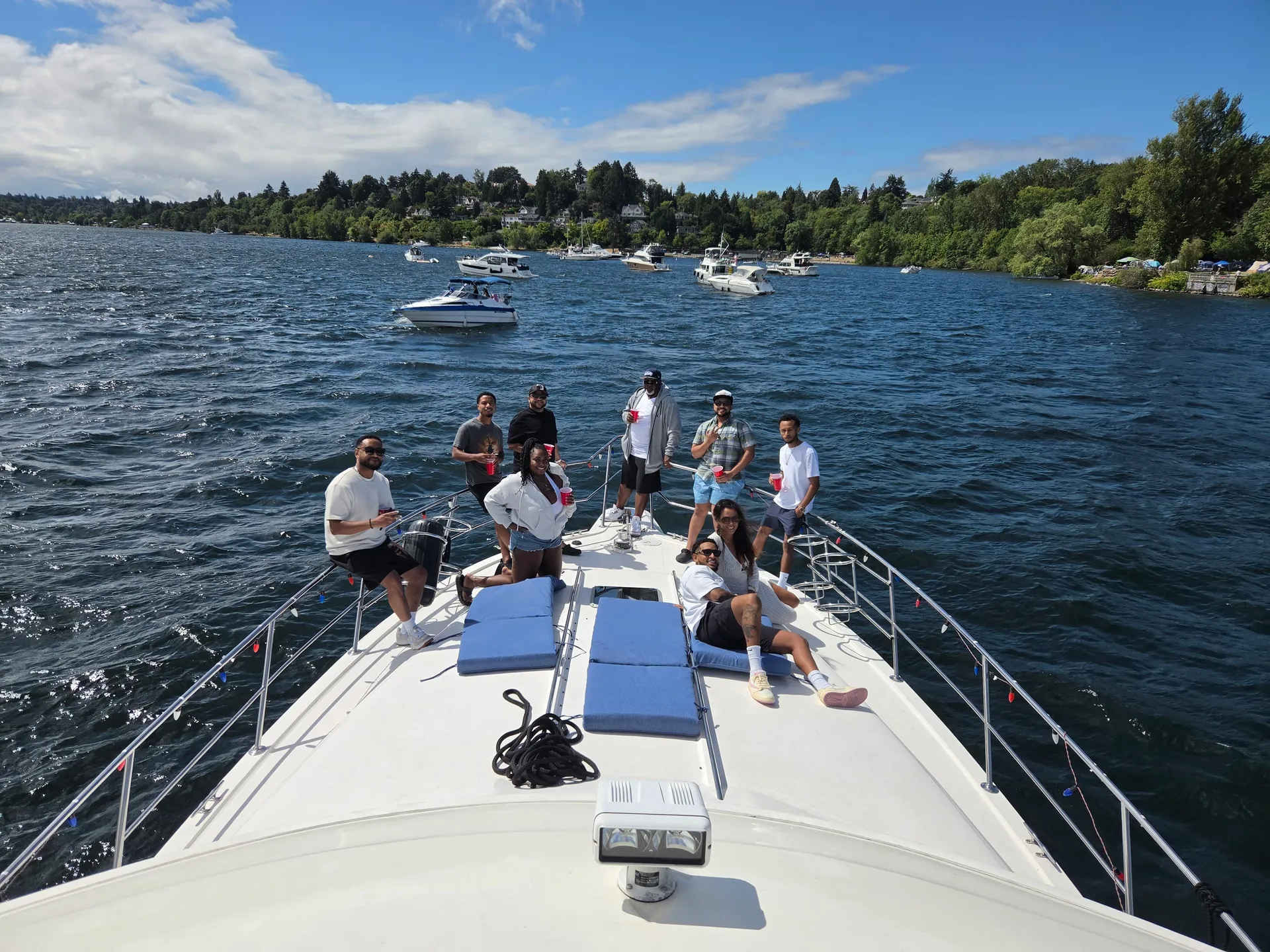 Luxury 55' Sea Ray Yacht | Seattle Skyline & Lake Washington Cruises