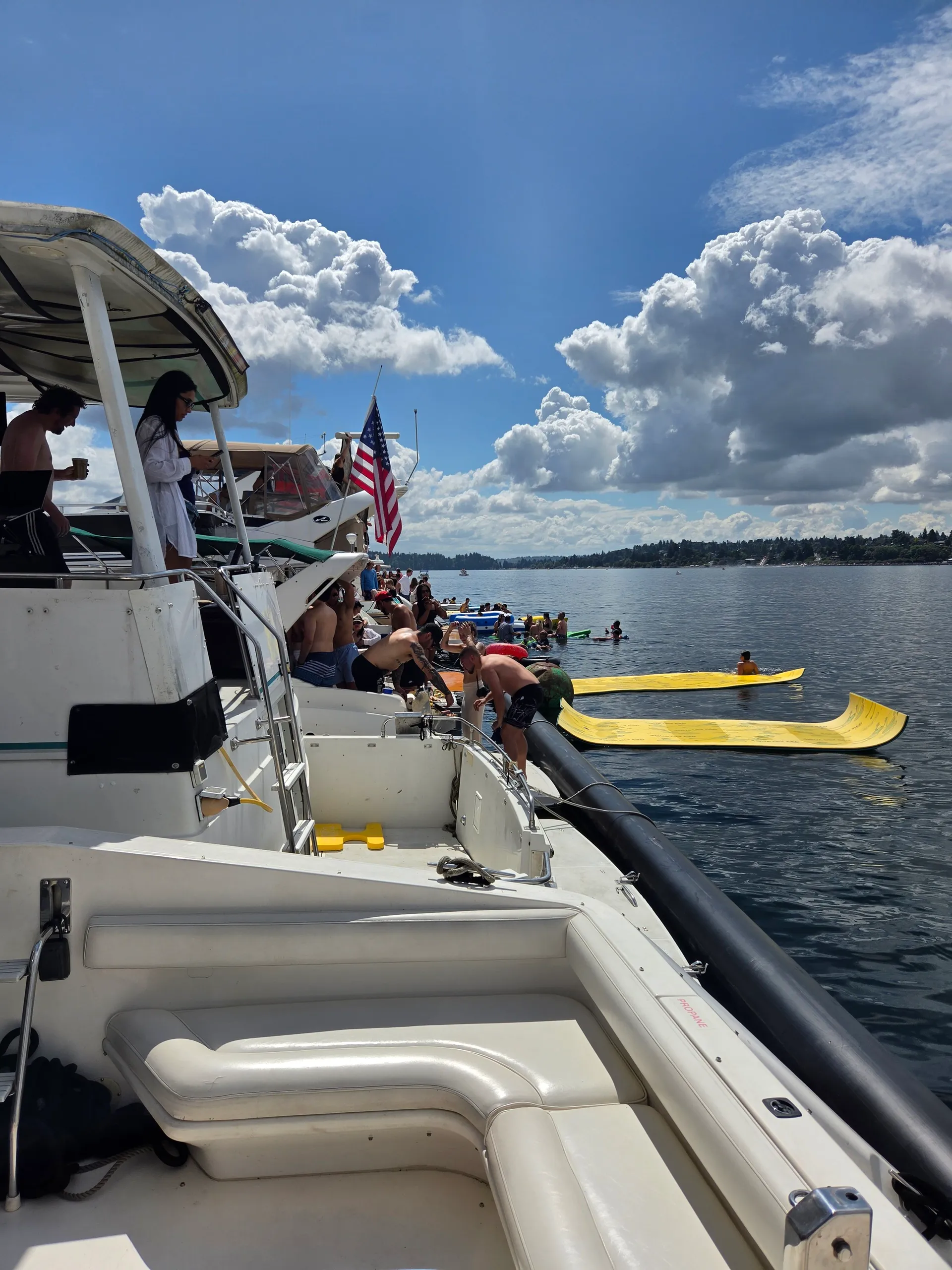 Luxury 55' Sea Ray Yacht | Seattle Skyline & Lake Washington Cruises