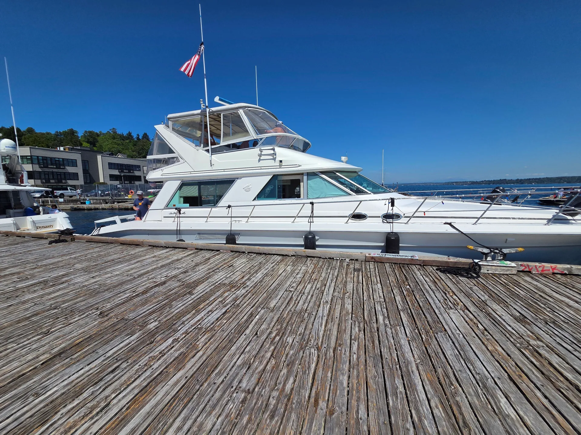 Luxury 55' Sea Ray Yacht | Seattle Skyline & Lake Washington Cruises