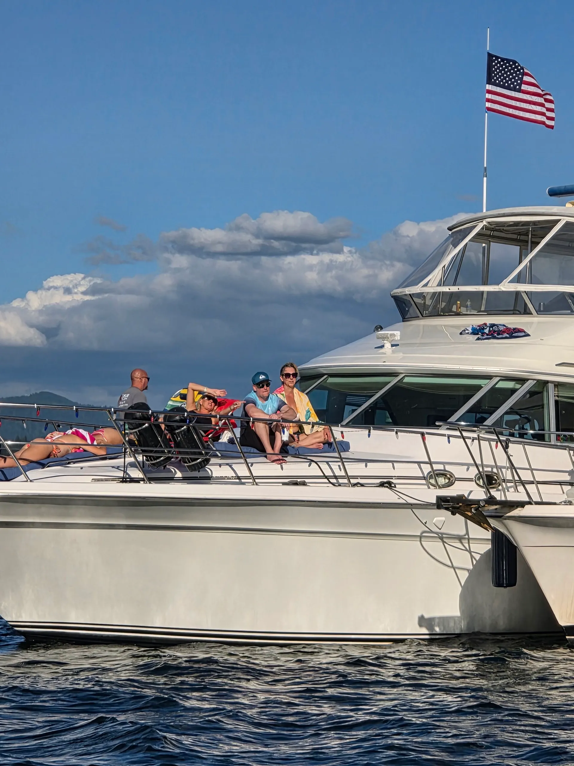 Luxury 55' Sea Ray Yacht | Seattle Skyline & Lake Washington Cruises