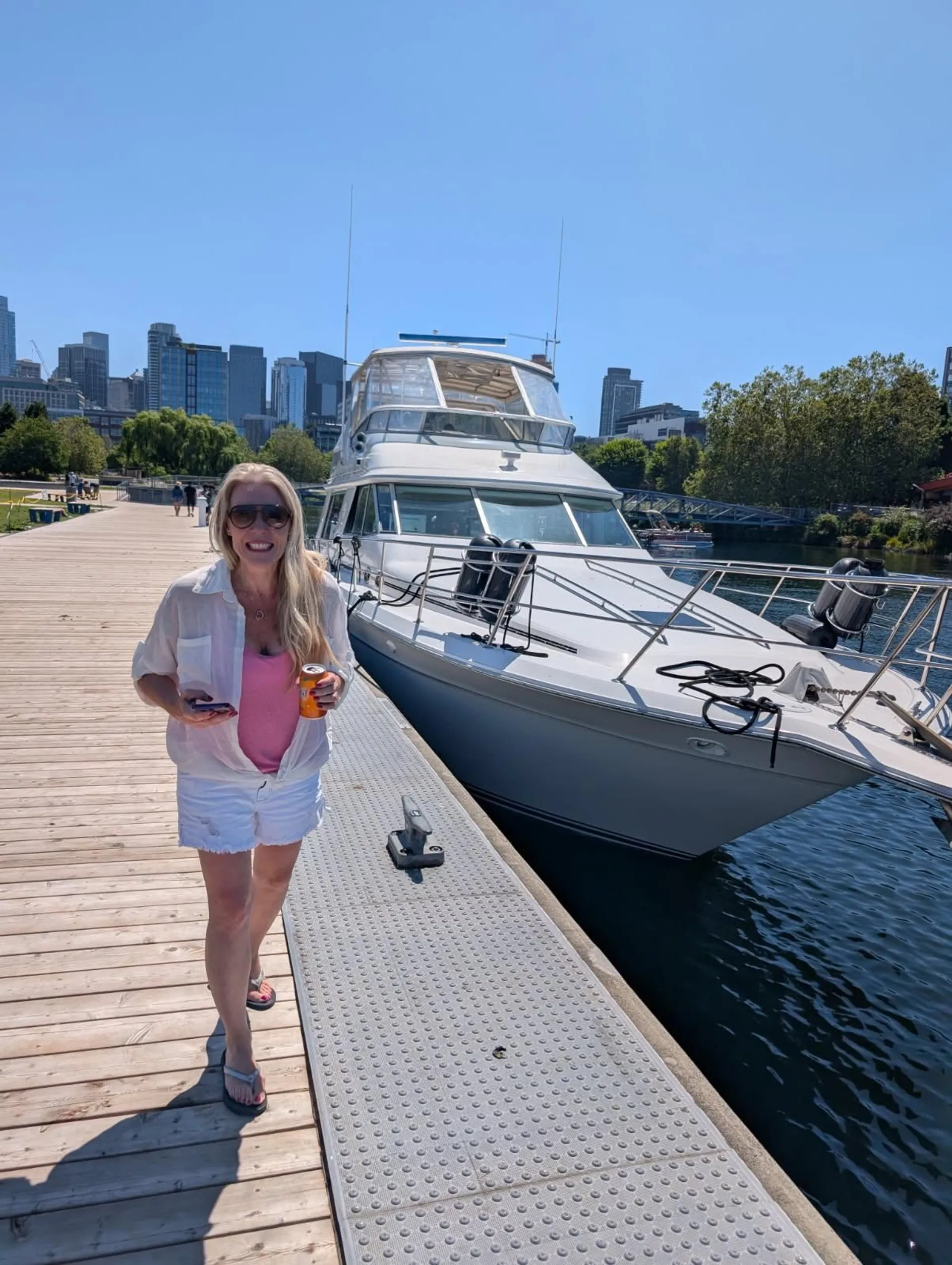 Luxury 55' Sea Ray Yacht | Seattle Skyline & Lake Washington Cruises