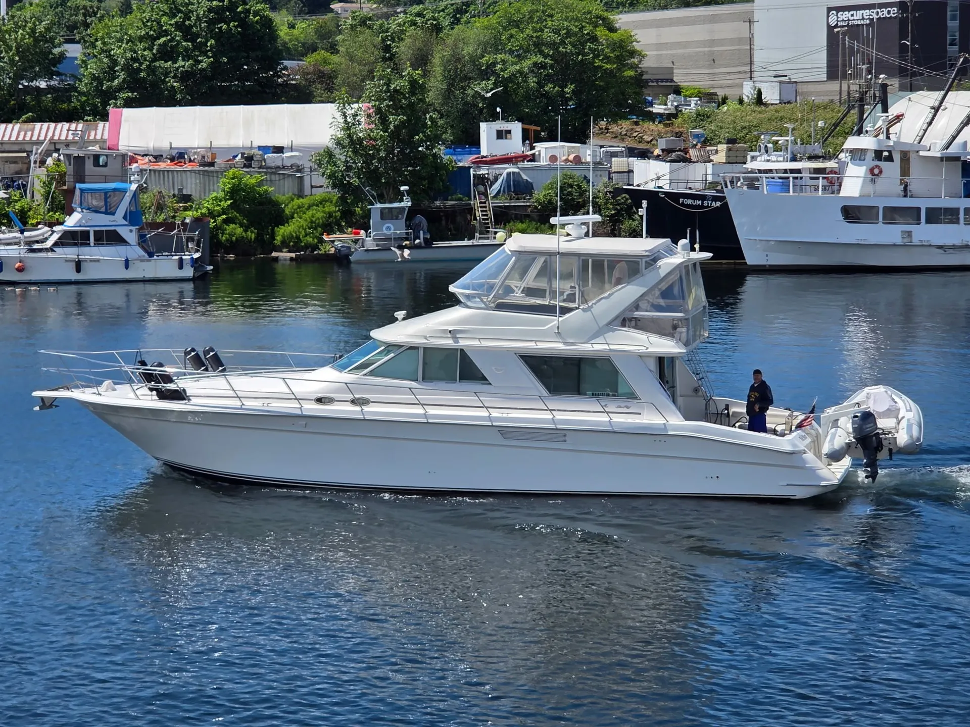 Luxury 55' Sea Ray Yacht | Seattle Skyline & Lake Washington Cruises
