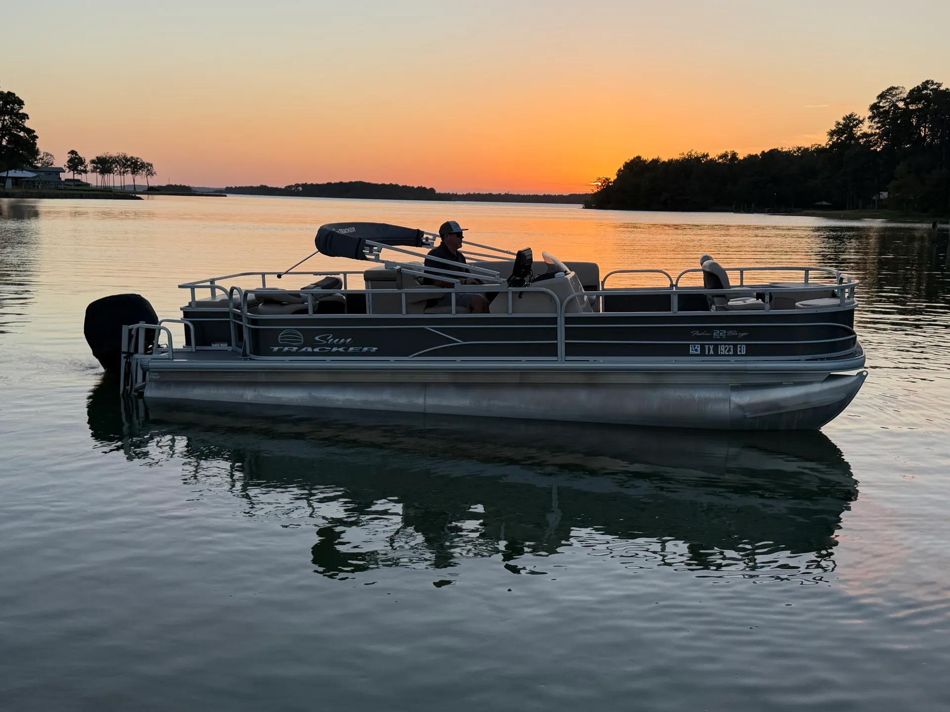 SUN TRACKER BY TRACKER MARINE FISHIN' BARGE 22 DLX W/115ELPT 4-S in Florien, LA — photo 3