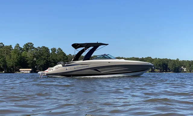 Rent a CROWNLINE BOATS deck boat in Buford, GA near me