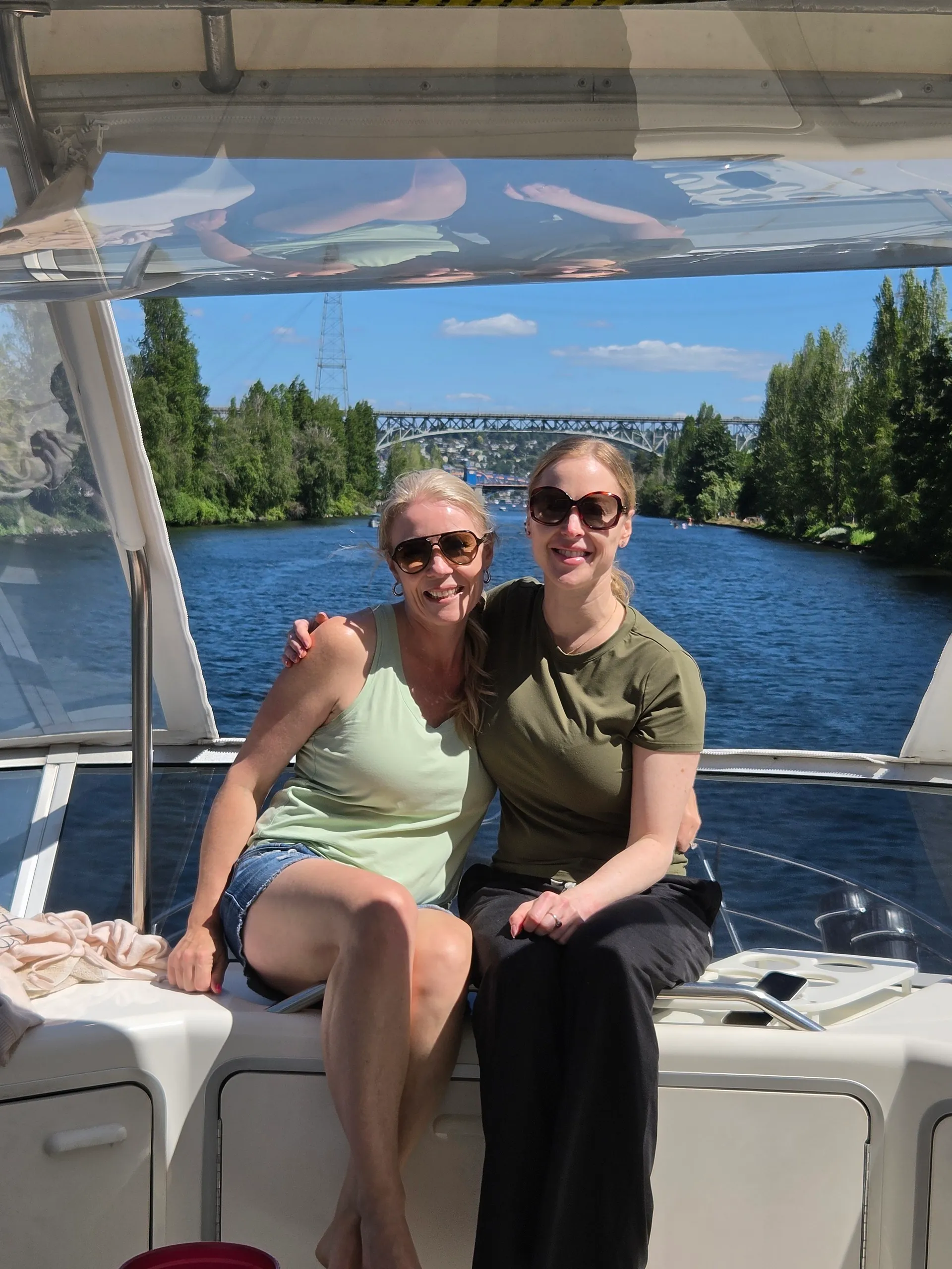 Luxury 55' Sea Ray Yacht | Seattle Skyline & Lake Washington Cruises