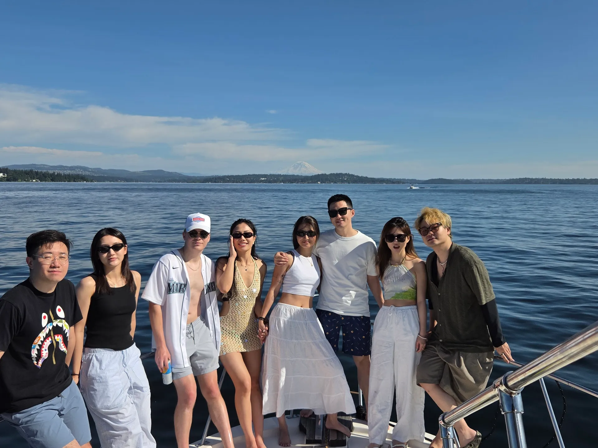 Luxury 55' Sea Ray Yacht | Seattle Skyline & Lake Washington Cruises