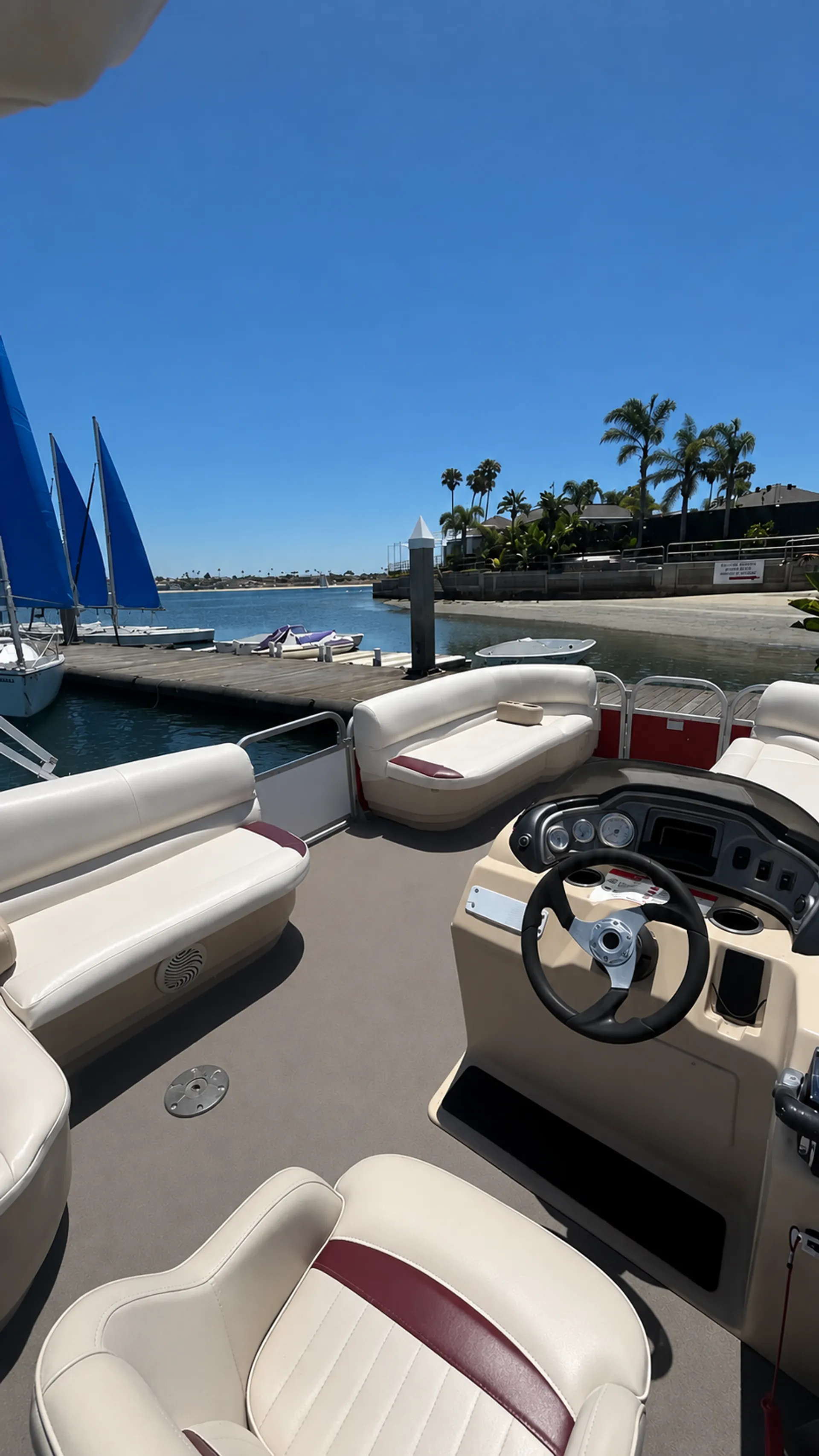 26' Pontoon Boat Rental on Mission Bay | Seats 10